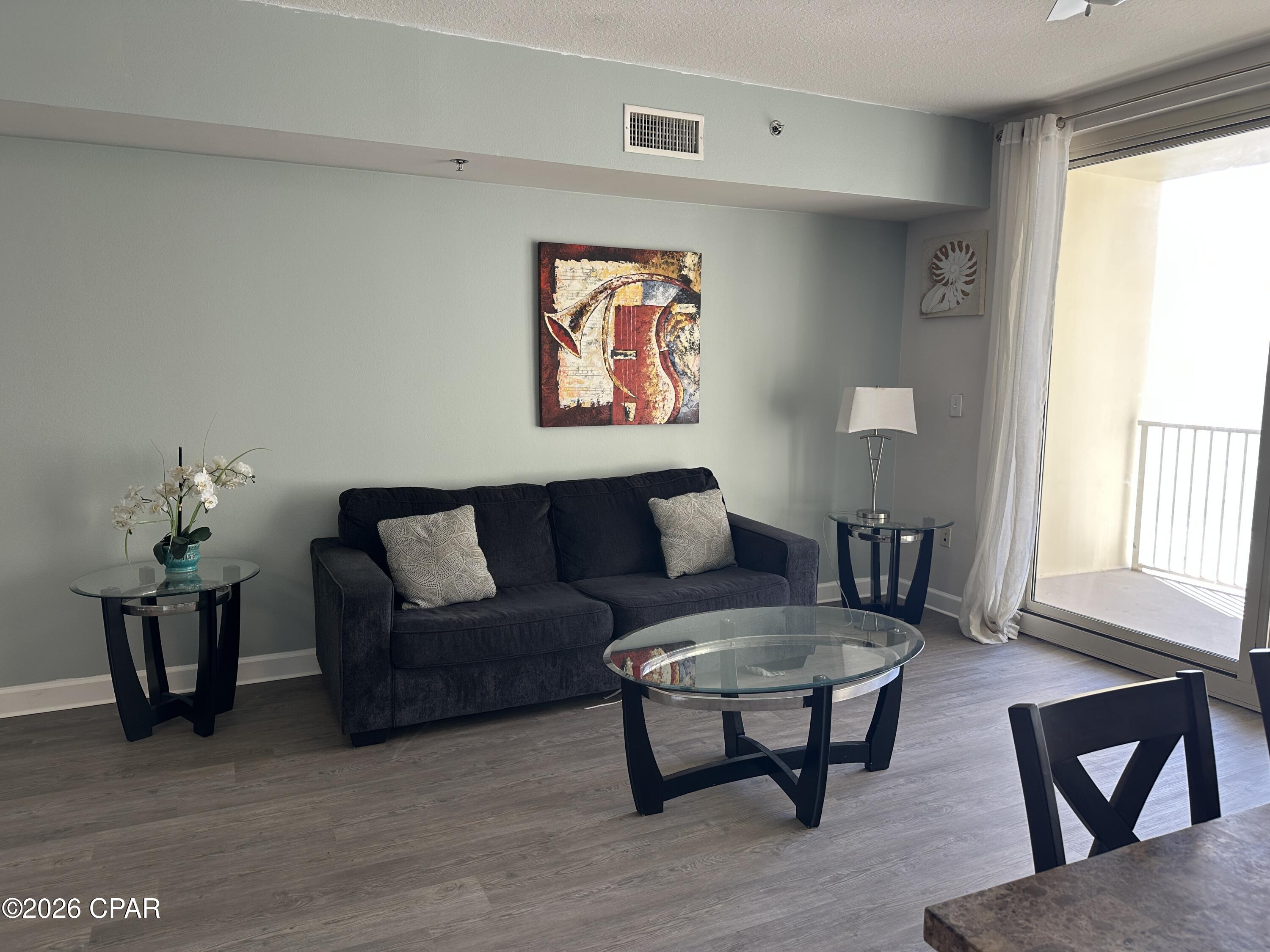 Listing photo id 5 for 9900 Thomas Drive 1219