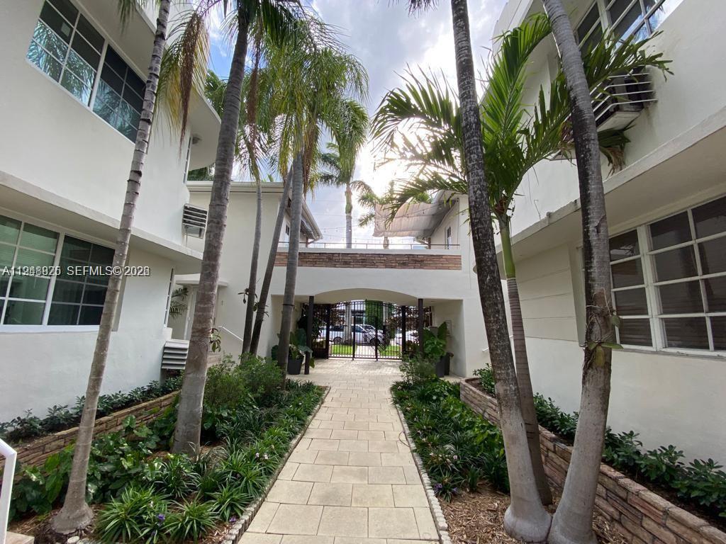 Lincoln Road Villas Condo