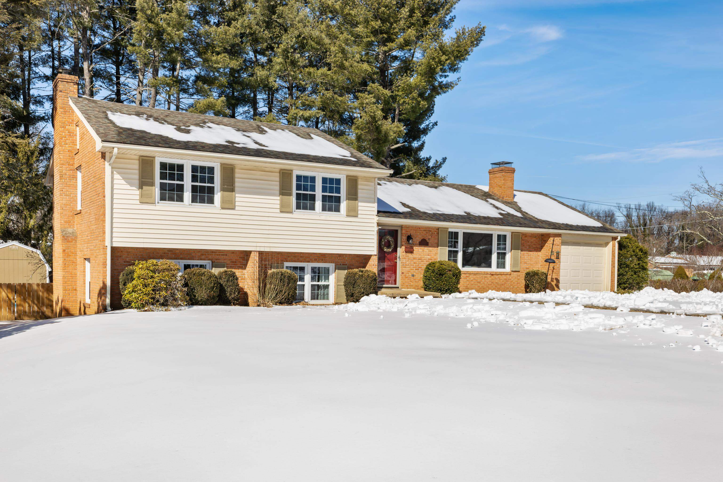 1200 CLUB RD, Waynesboro, VA 22980