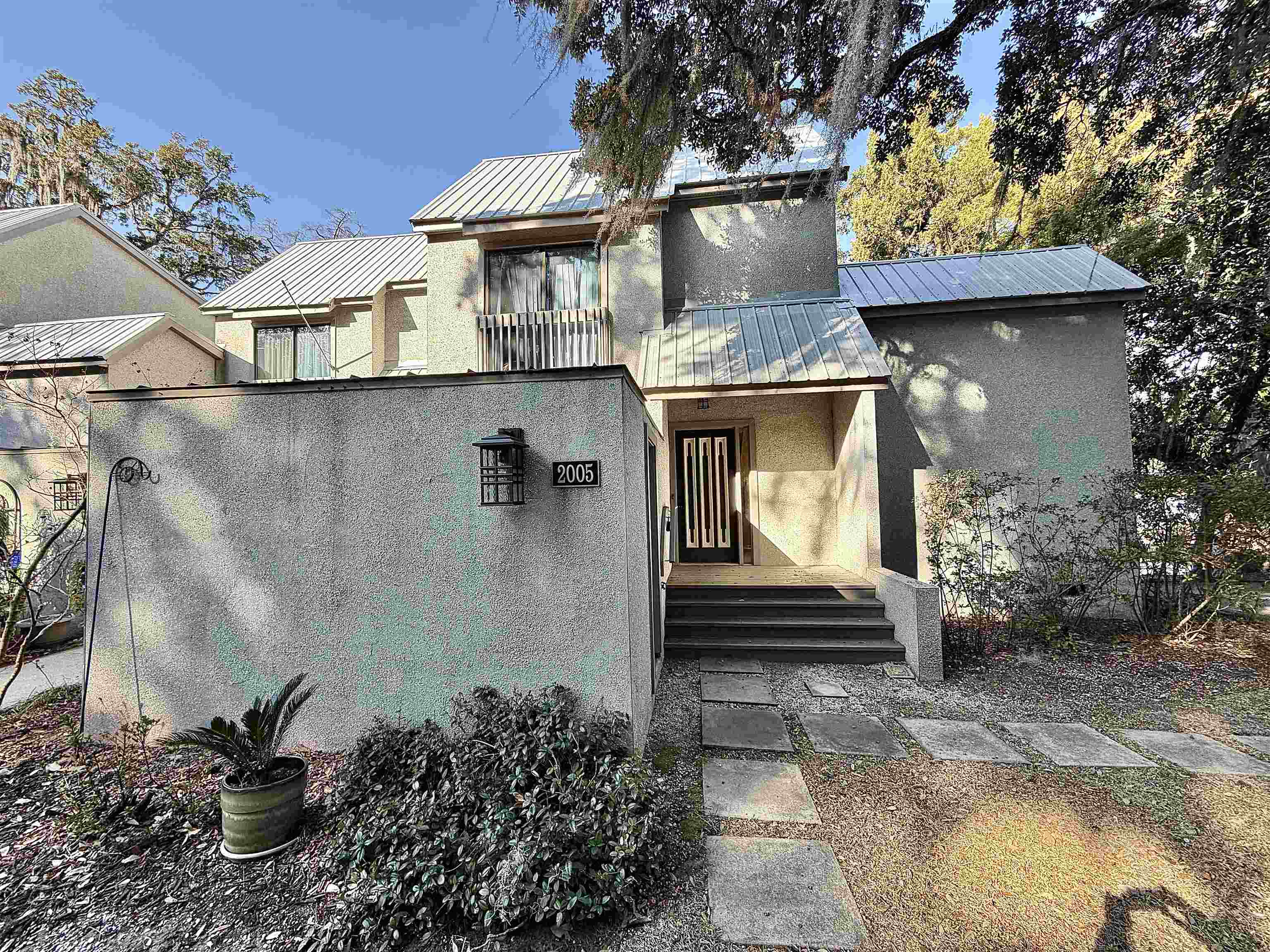 63 Battery White Ct. 