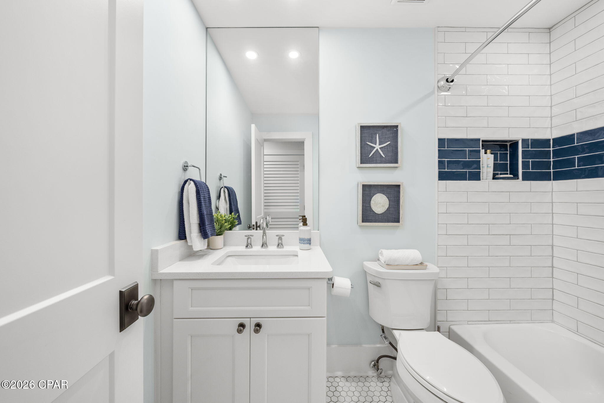Listing photo id 23 for 4620 Bay Point Road 1027