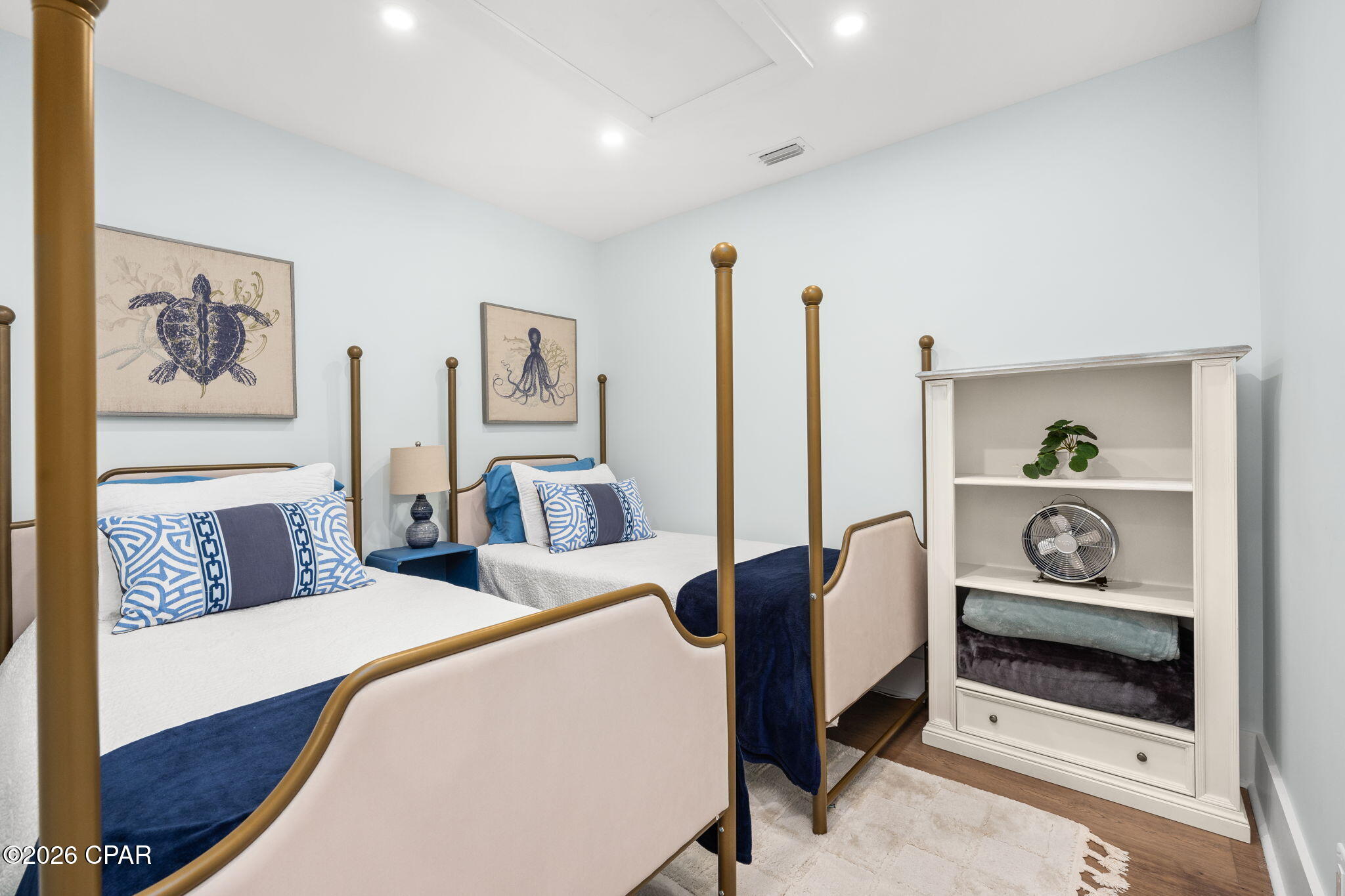 Listing photo id 24 for 4620 Bay Point Road 1027