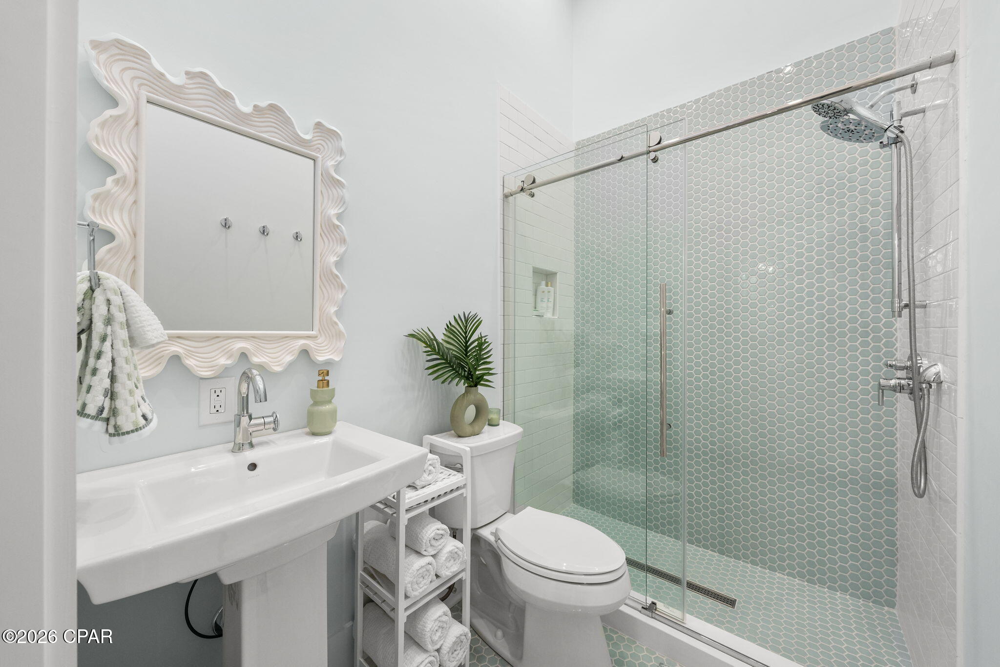 Listing photo id 27 for 4620 Bay Point Road 1027