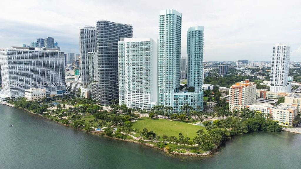 Quantum On The Bay Condo