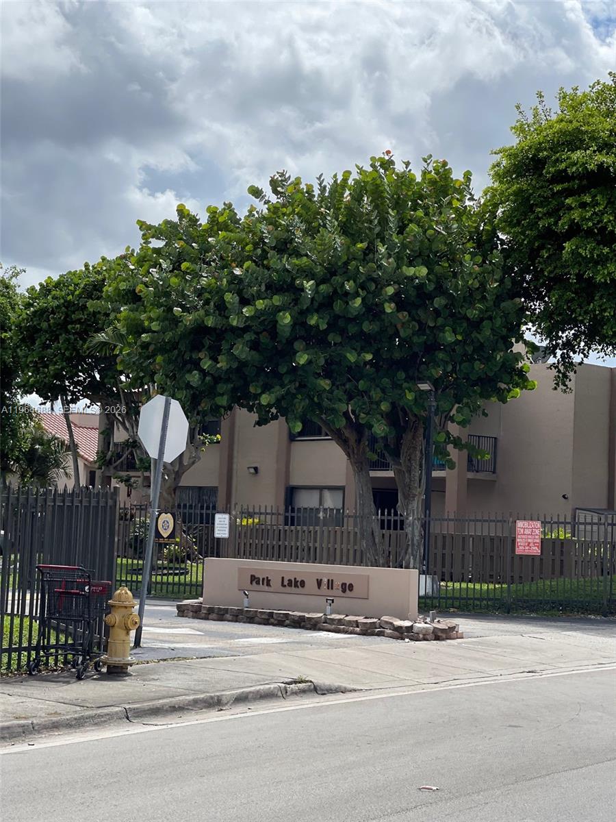 Park Lake Vilg Condo Phs