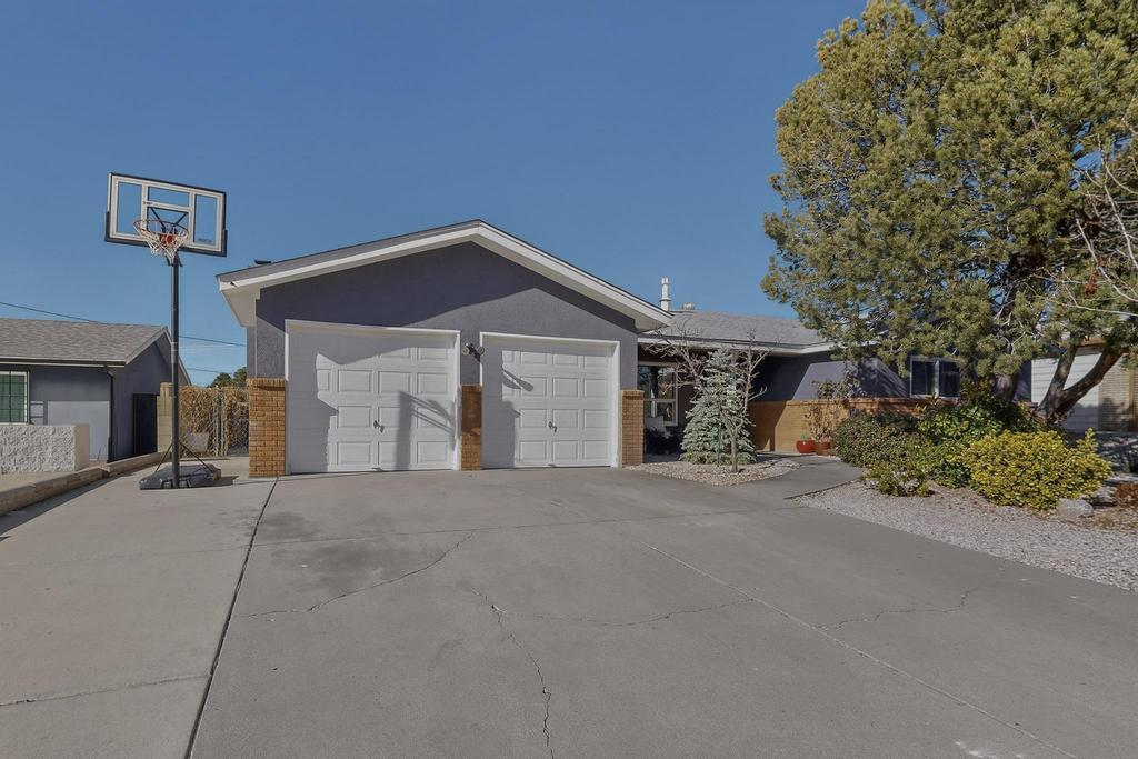 Homes for sale in Albuquerque, NM | 8909 La Barranca Ave Ne, Albuquerque, NM 87111 | MLS# 1098228