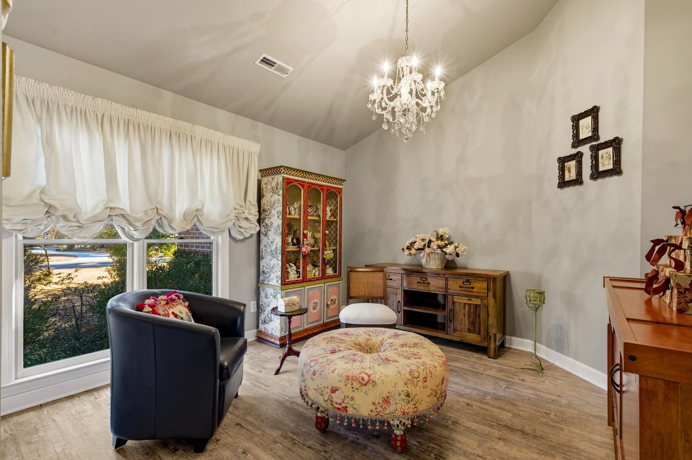 27 Red Tail Hawk Loop 