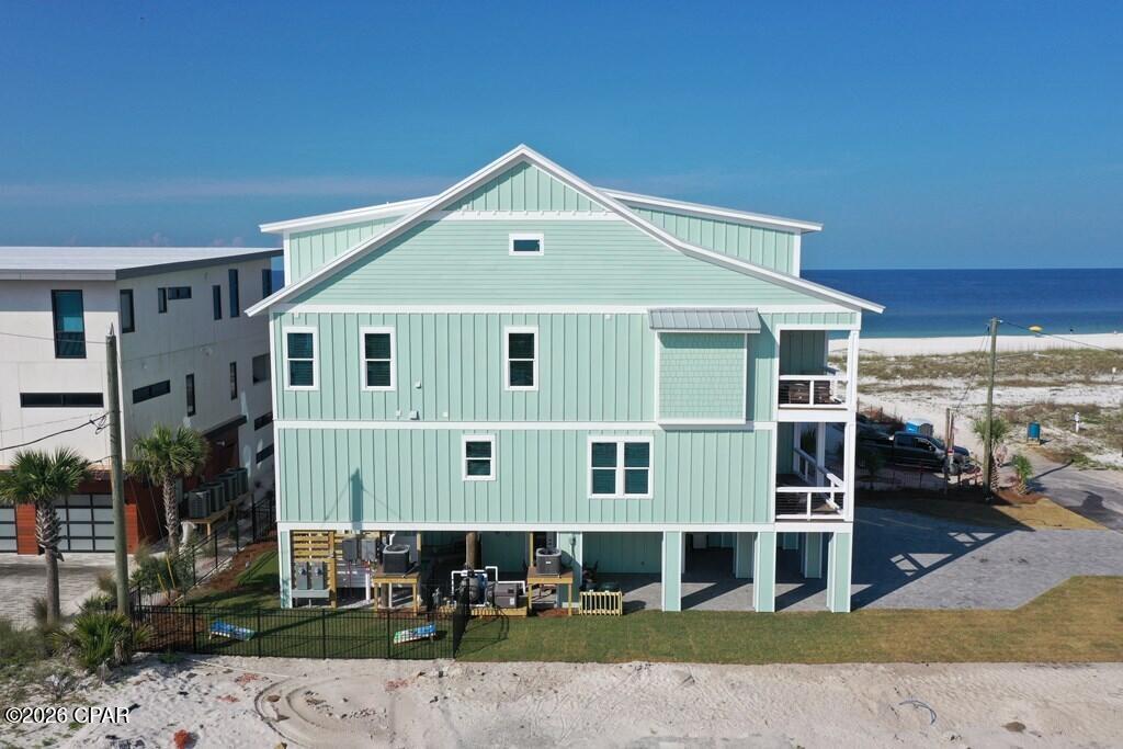 Listing photo id 3 for 111 31st Street B