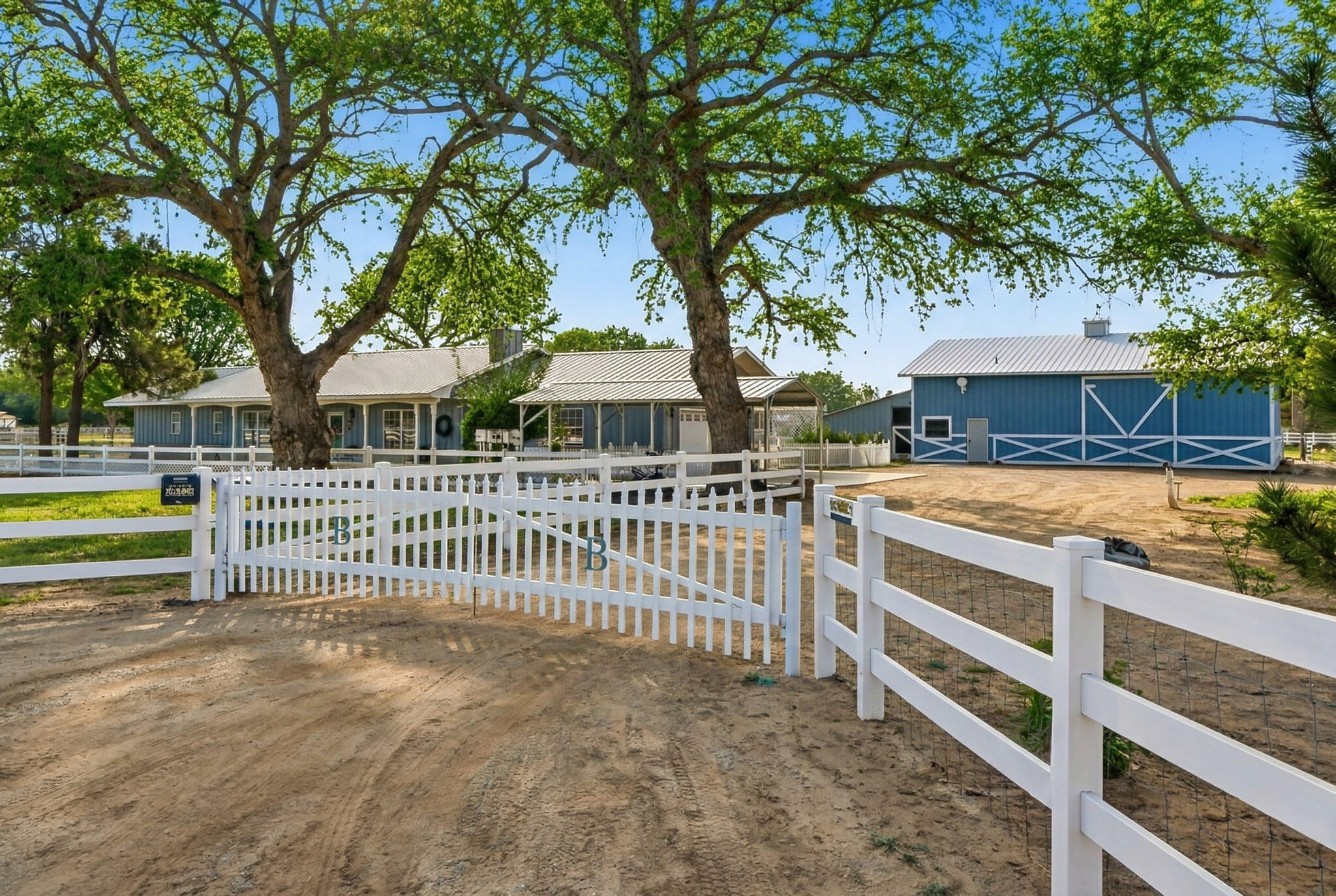 522 Clark Circle SW Albuquerque, NM 87105