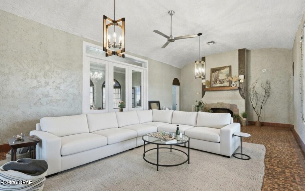 Image 30 For 4245 Lafayette Street