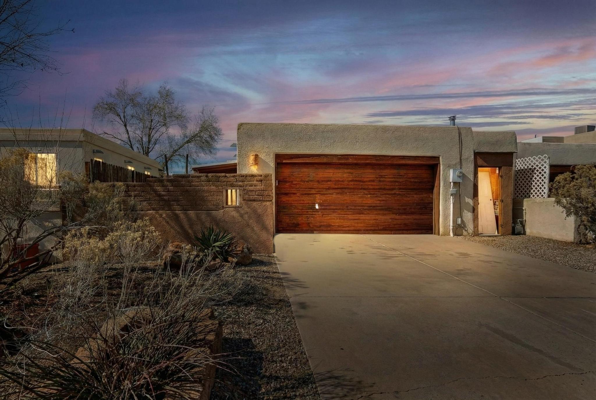 694 Lakeview Circle, Rio Rancho NM 87124