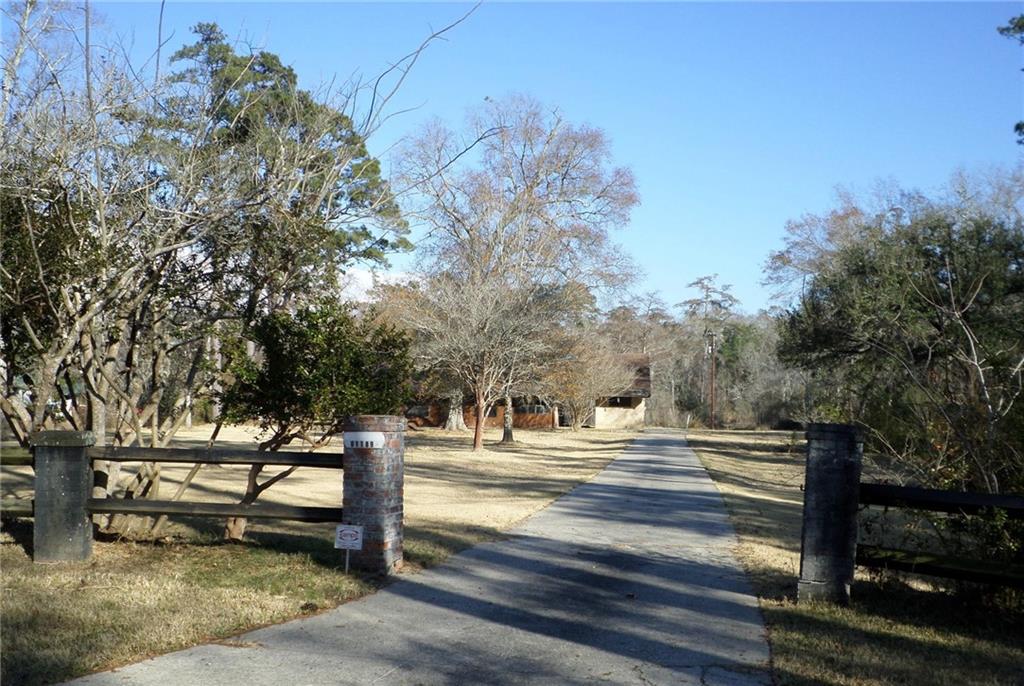 Photo 2 of Single family home for sale at 61189 Dogwood Dr, Lacombe, LA 70445 | MLS# 2542796 | Listing updated on 2026-09-09