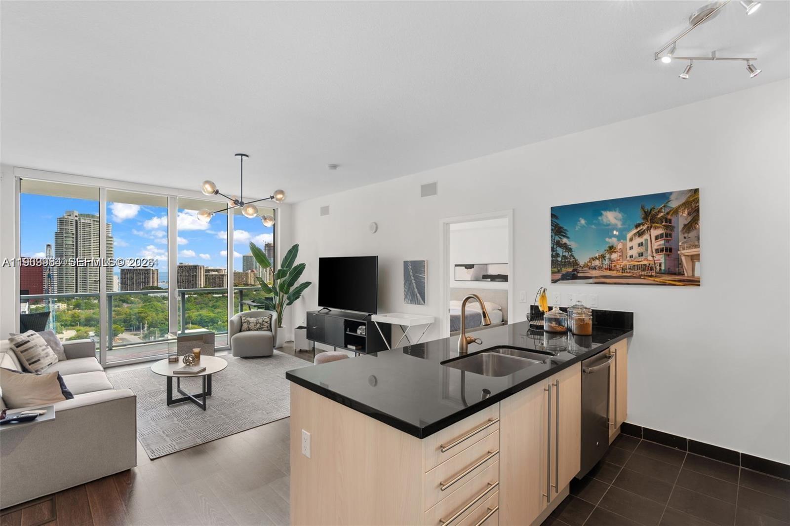 The Axis On Brickell Cond