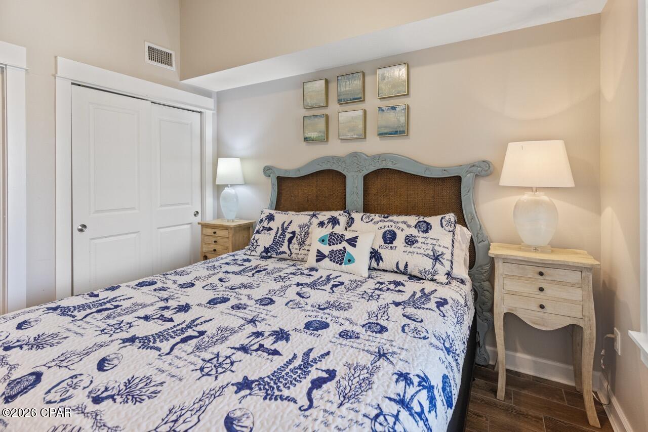 Image 29 For 11807 Front Beach Road 2004