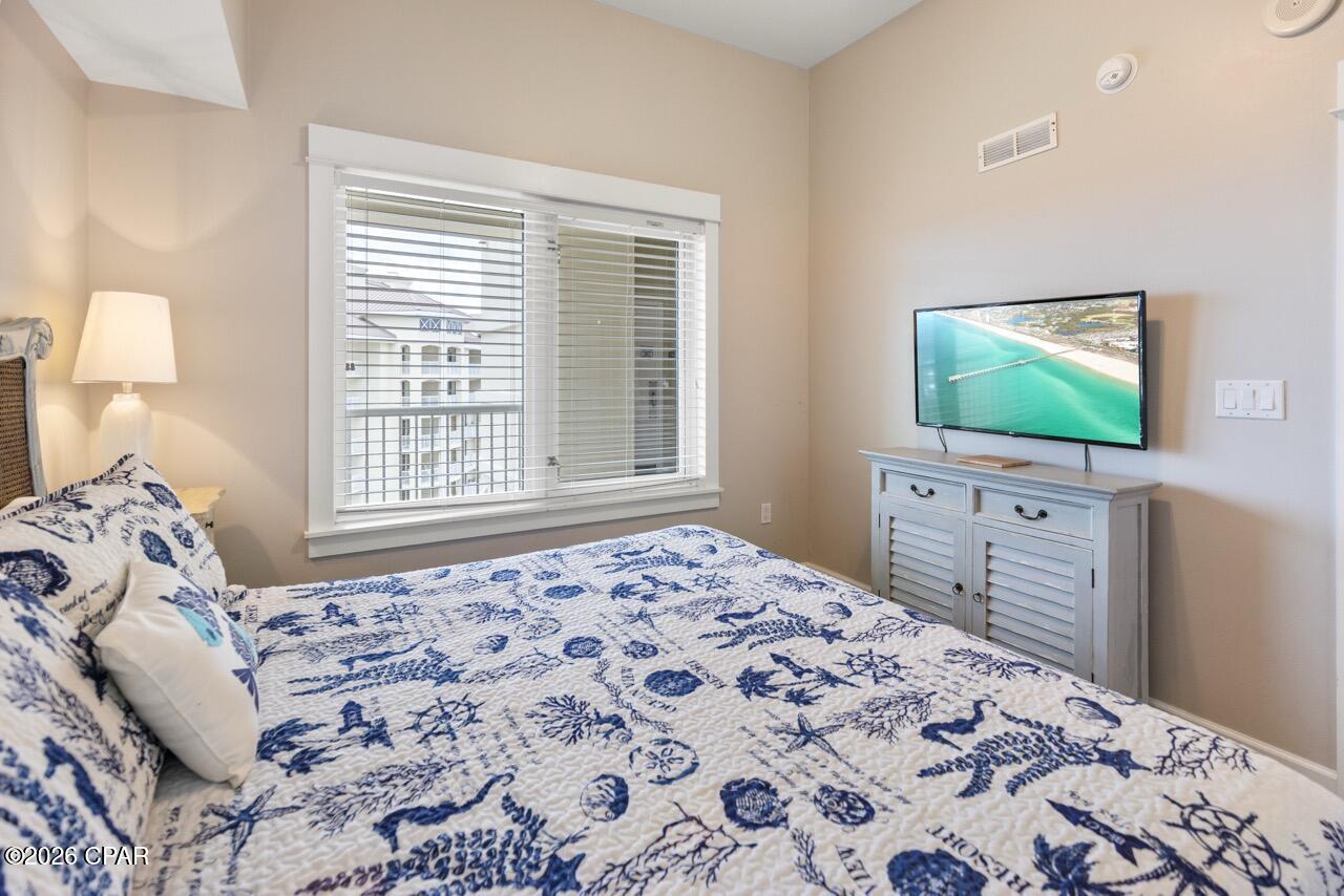 Image 32 For 11807 Front Beach Road 2004