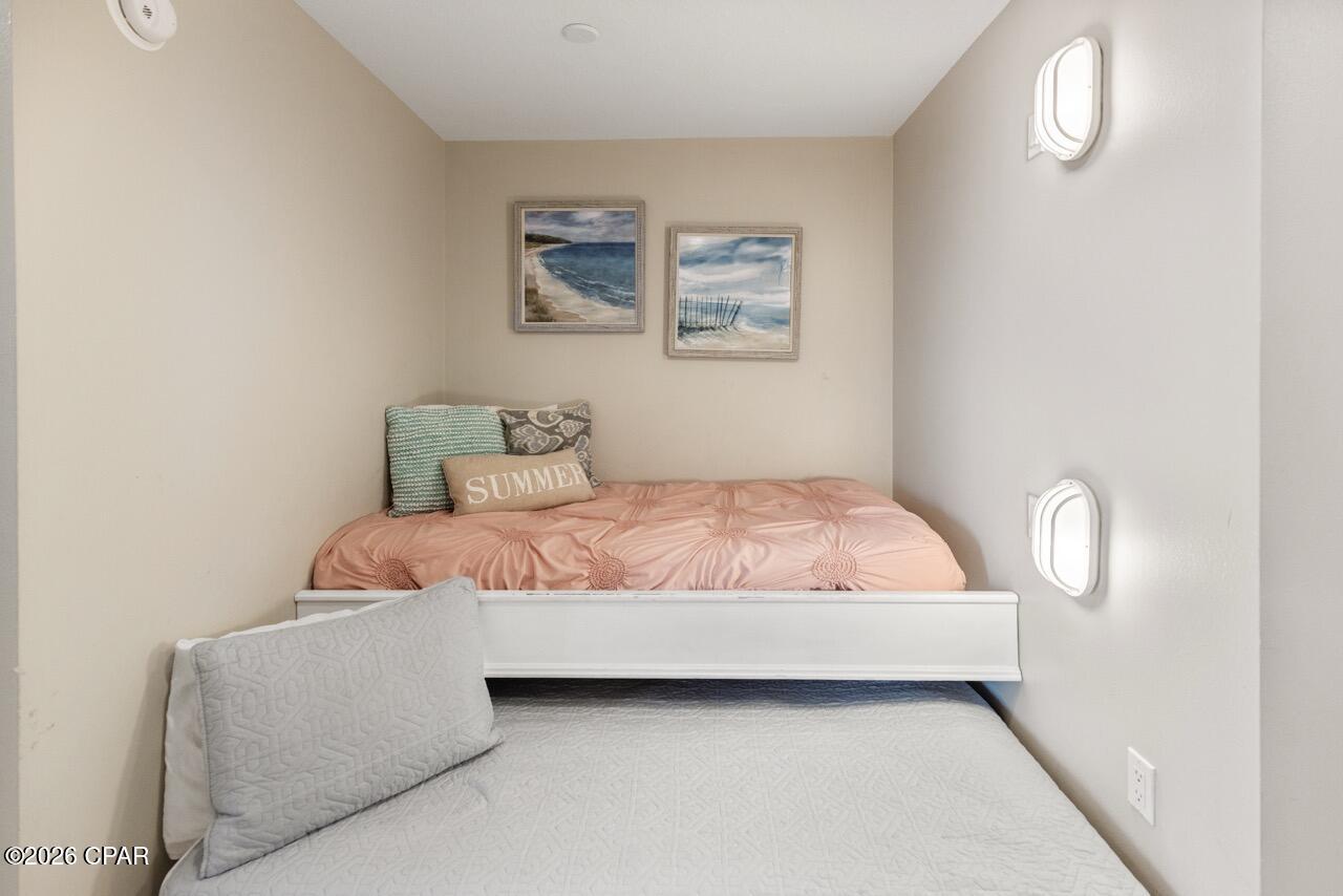 Image 37 For 11807 Front Beach Road 2004