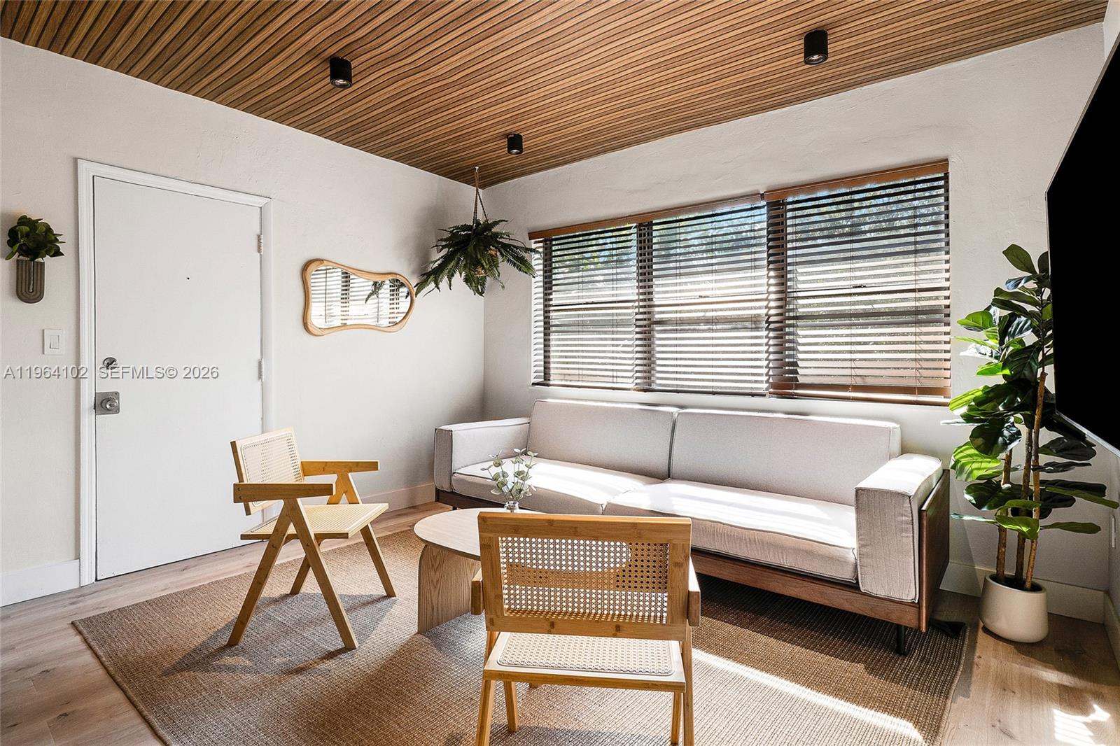 Marseilles Deco Condo