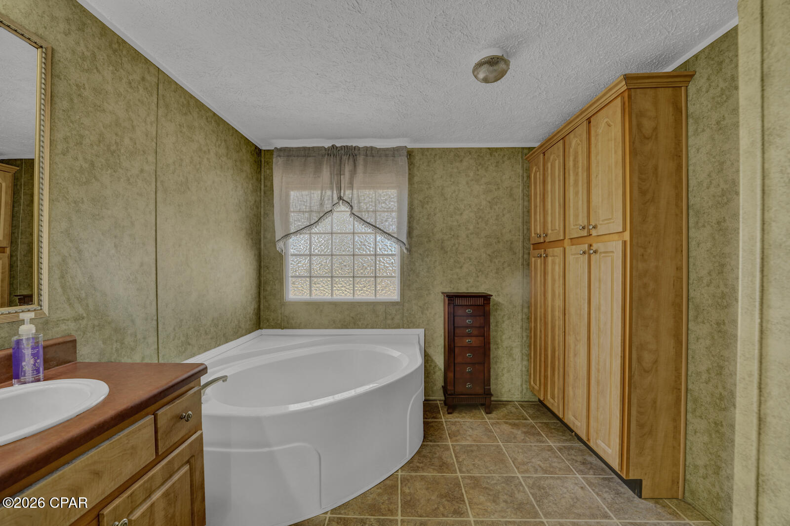 Listing photo id 22 for 2557 County Highway 183