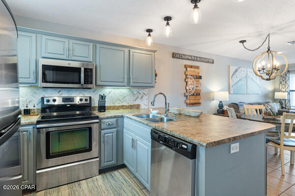 Image 19 For 35 Chateau Road