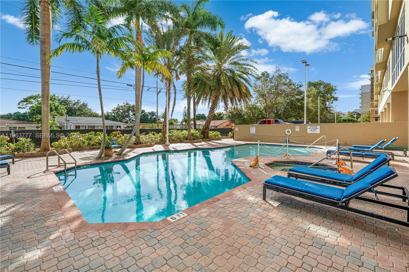 Coral Plaza Of Miami Cond