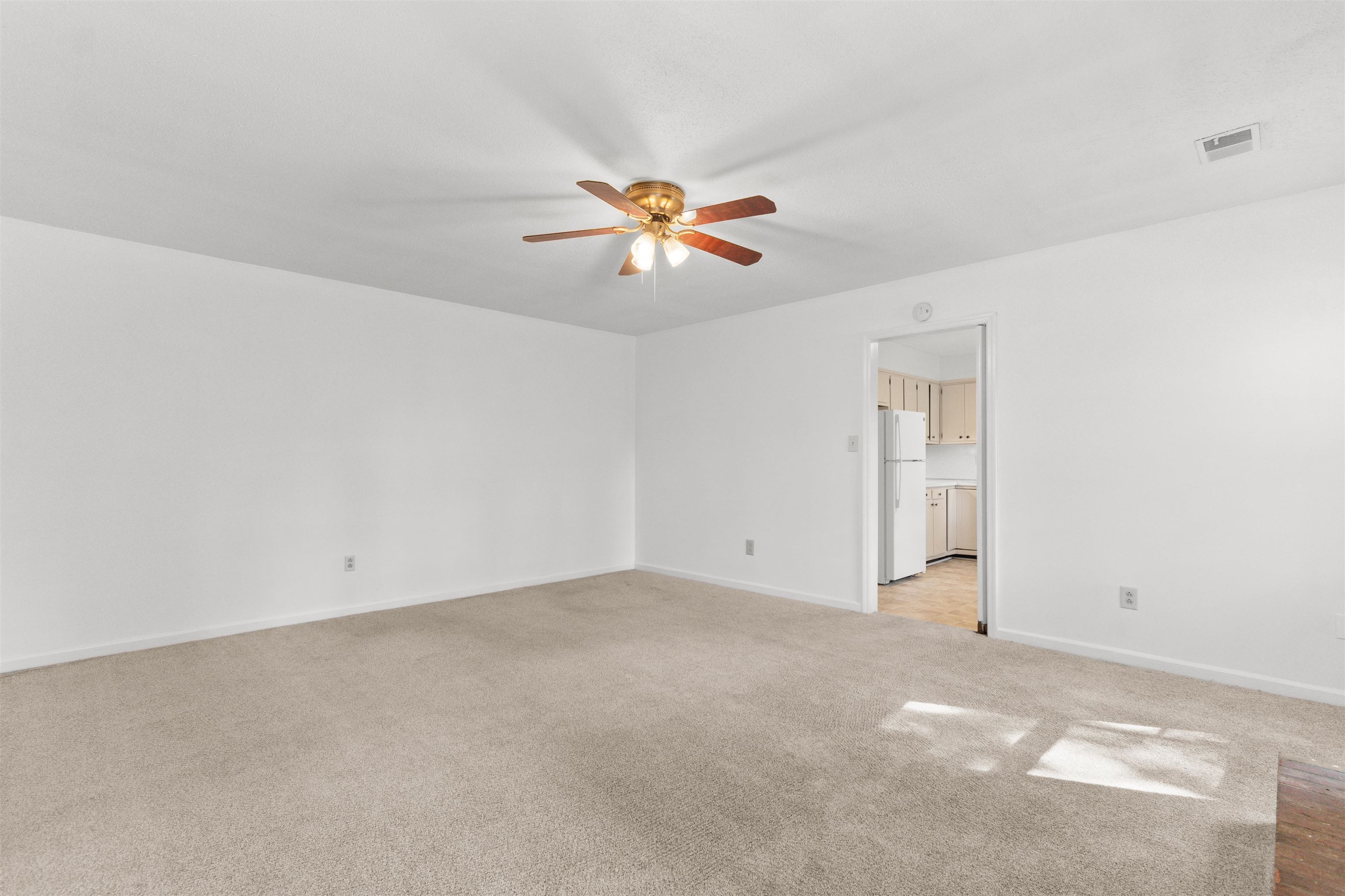 2604007 | Photo 11