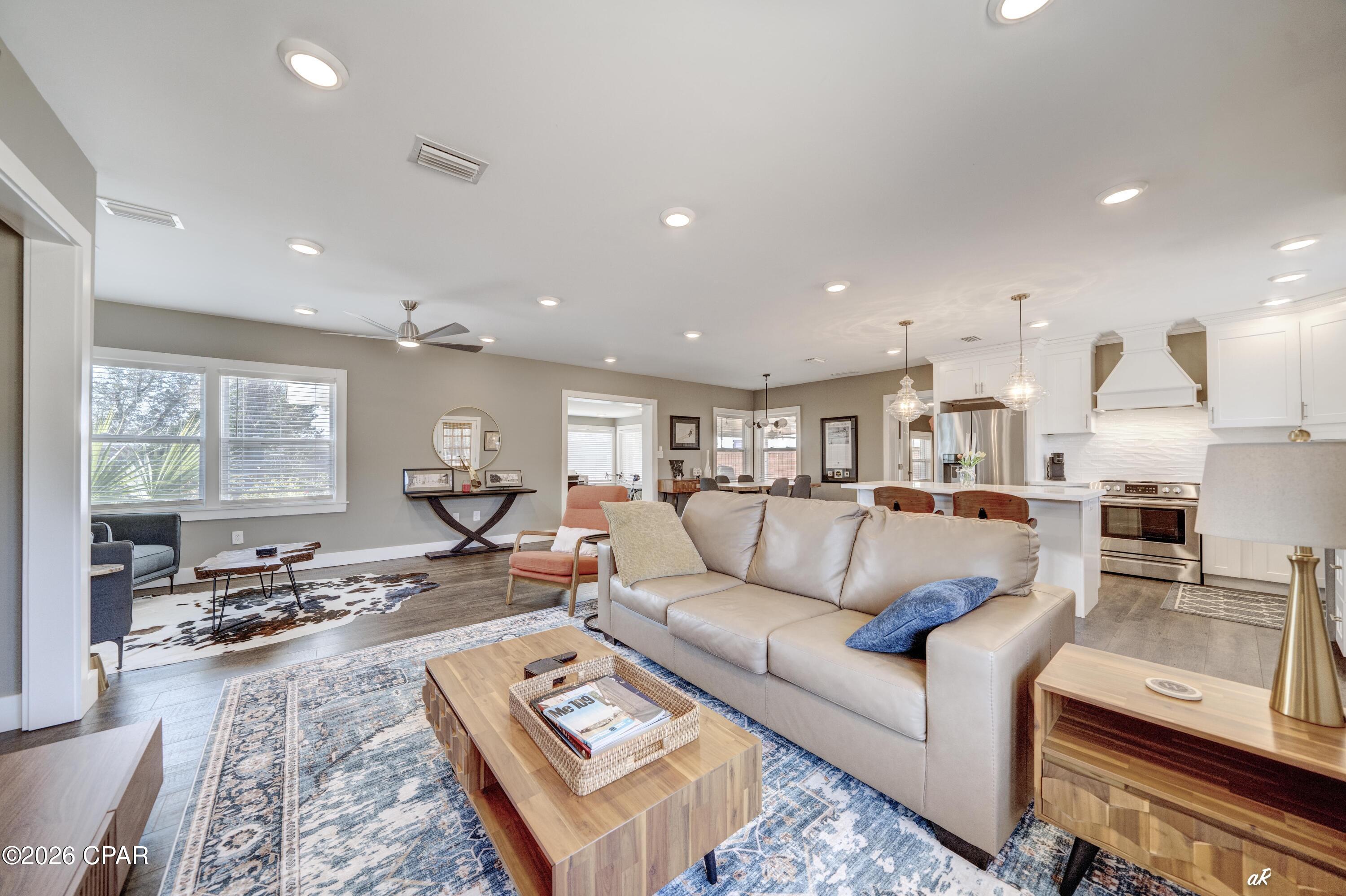 Image 7 For 203 Claire Drive