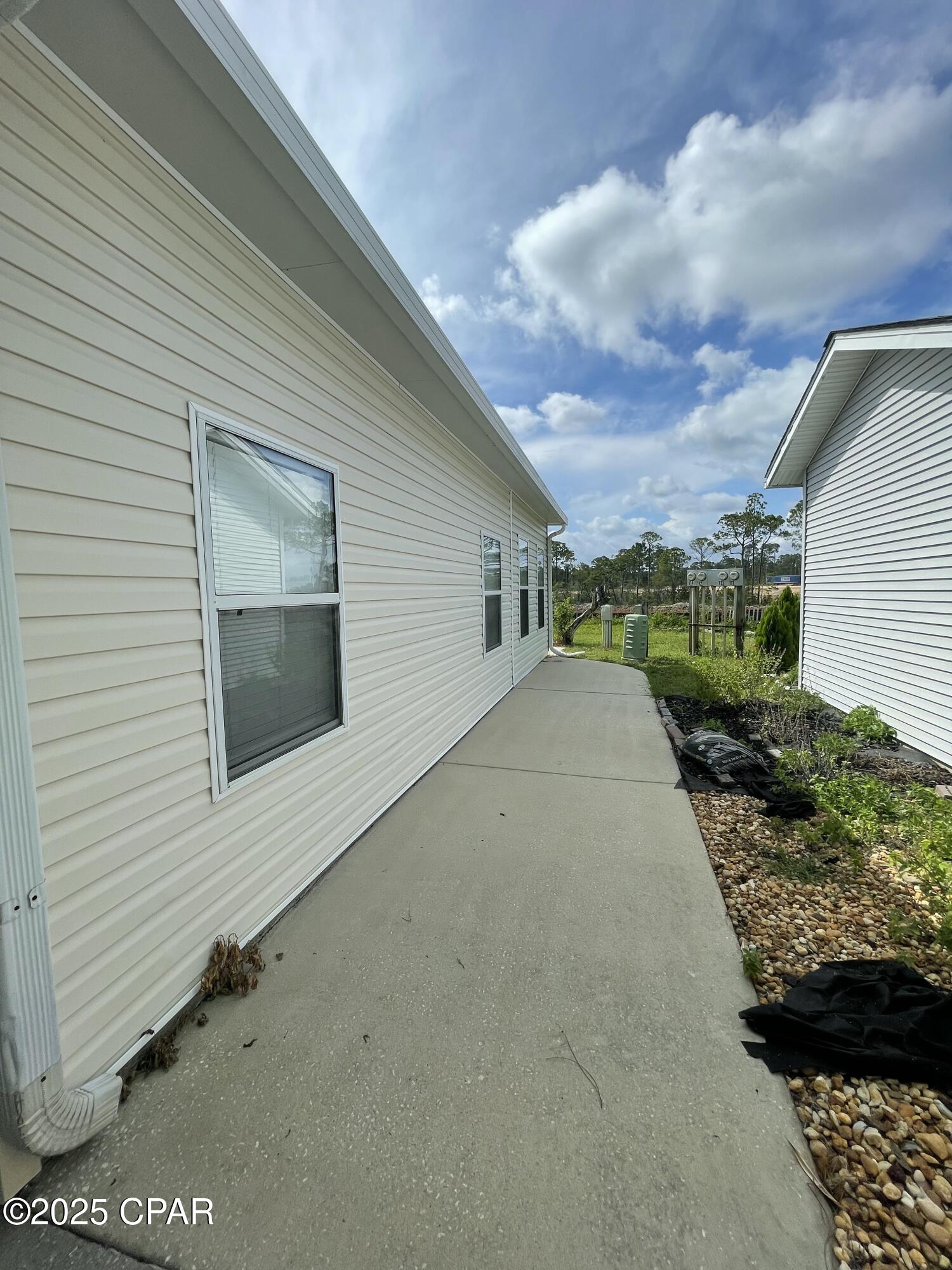 Image 4 For 1219 Thomas  113