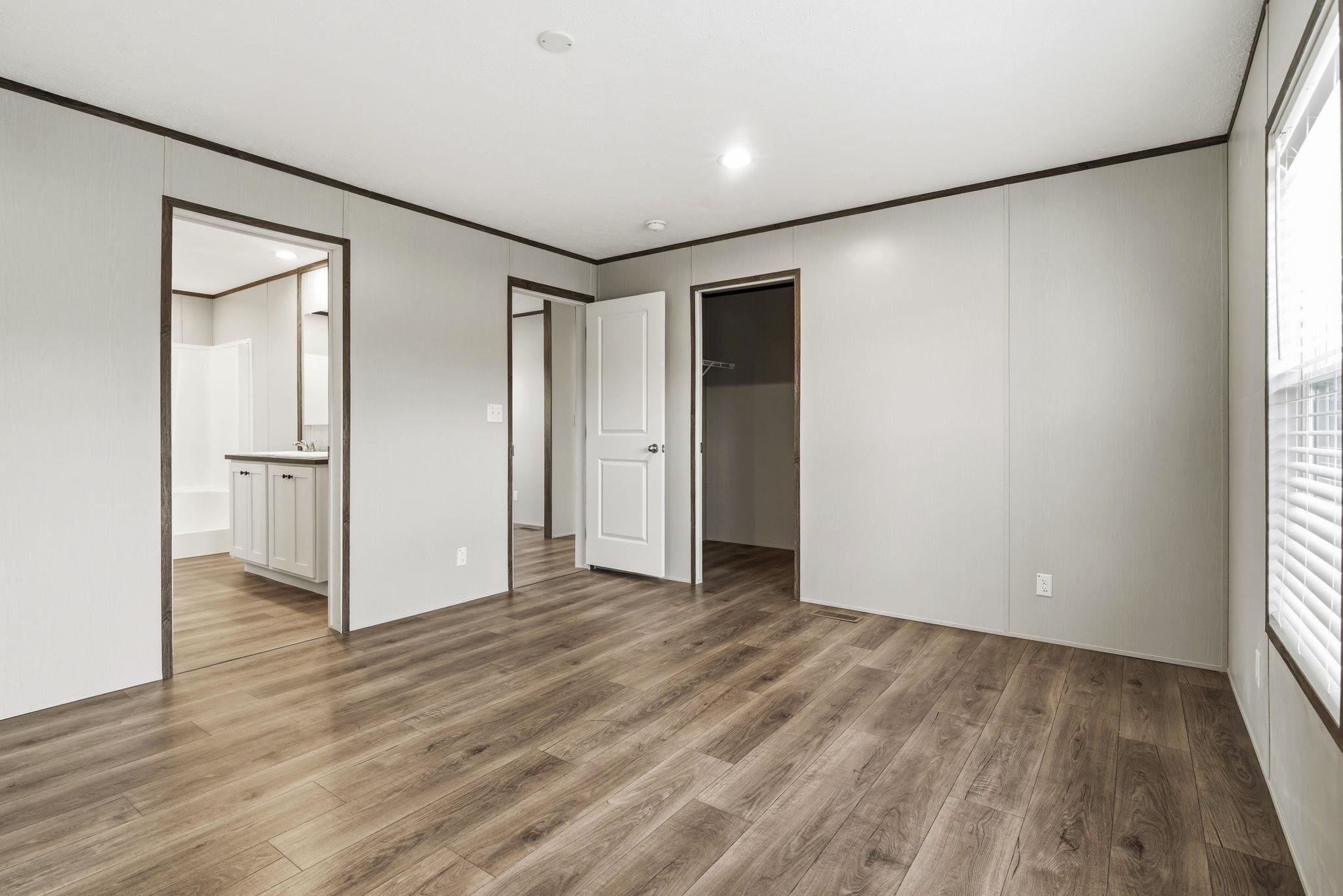 2604032 | Photo 19