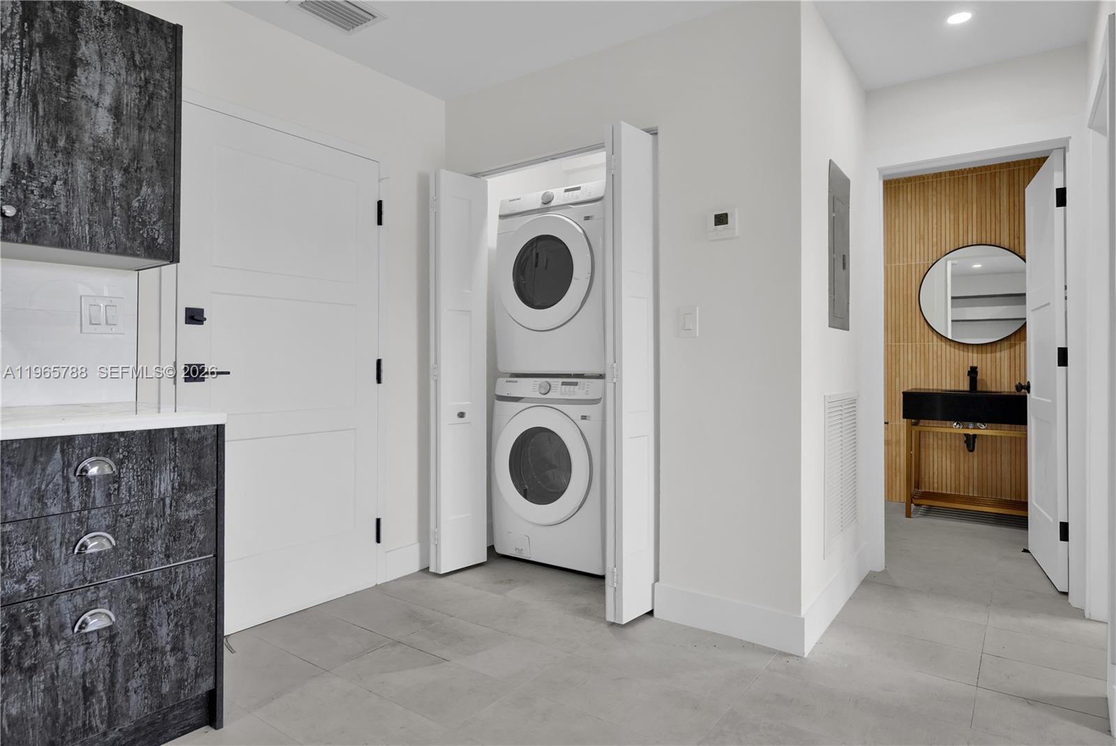 Designer master bathroom at 5980 40th Ave - Luxury Estate in Dania Beach