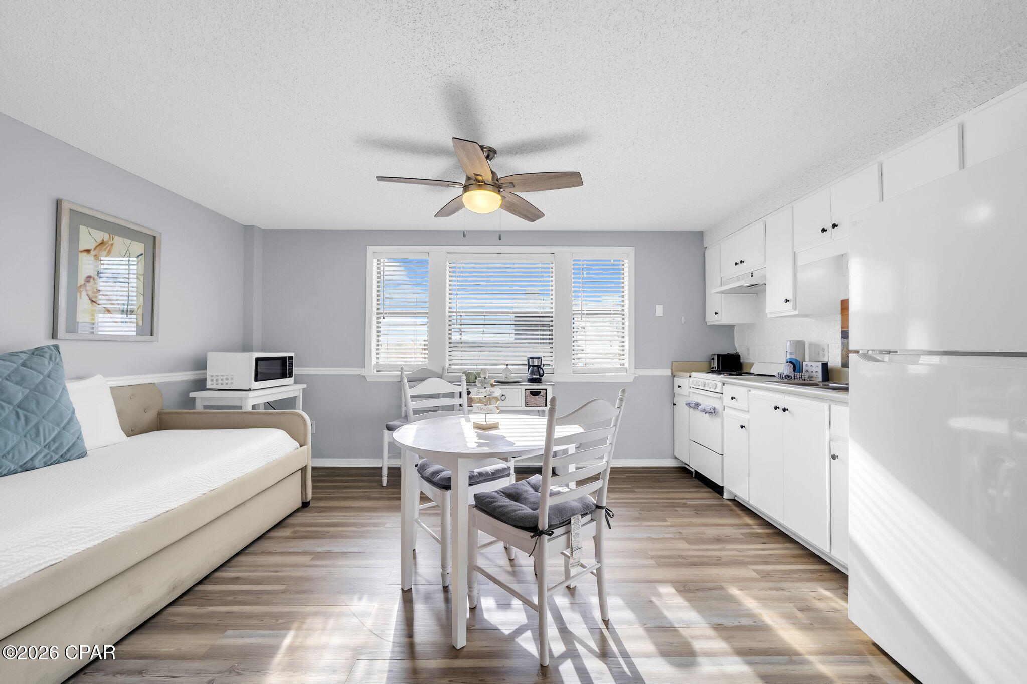 Image 11 For 8730 Thomas Drive 1203c