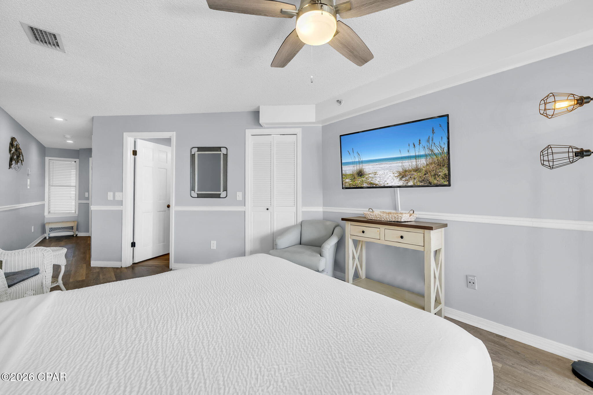 Image 9 For 8730 Thomas Drive 1203c