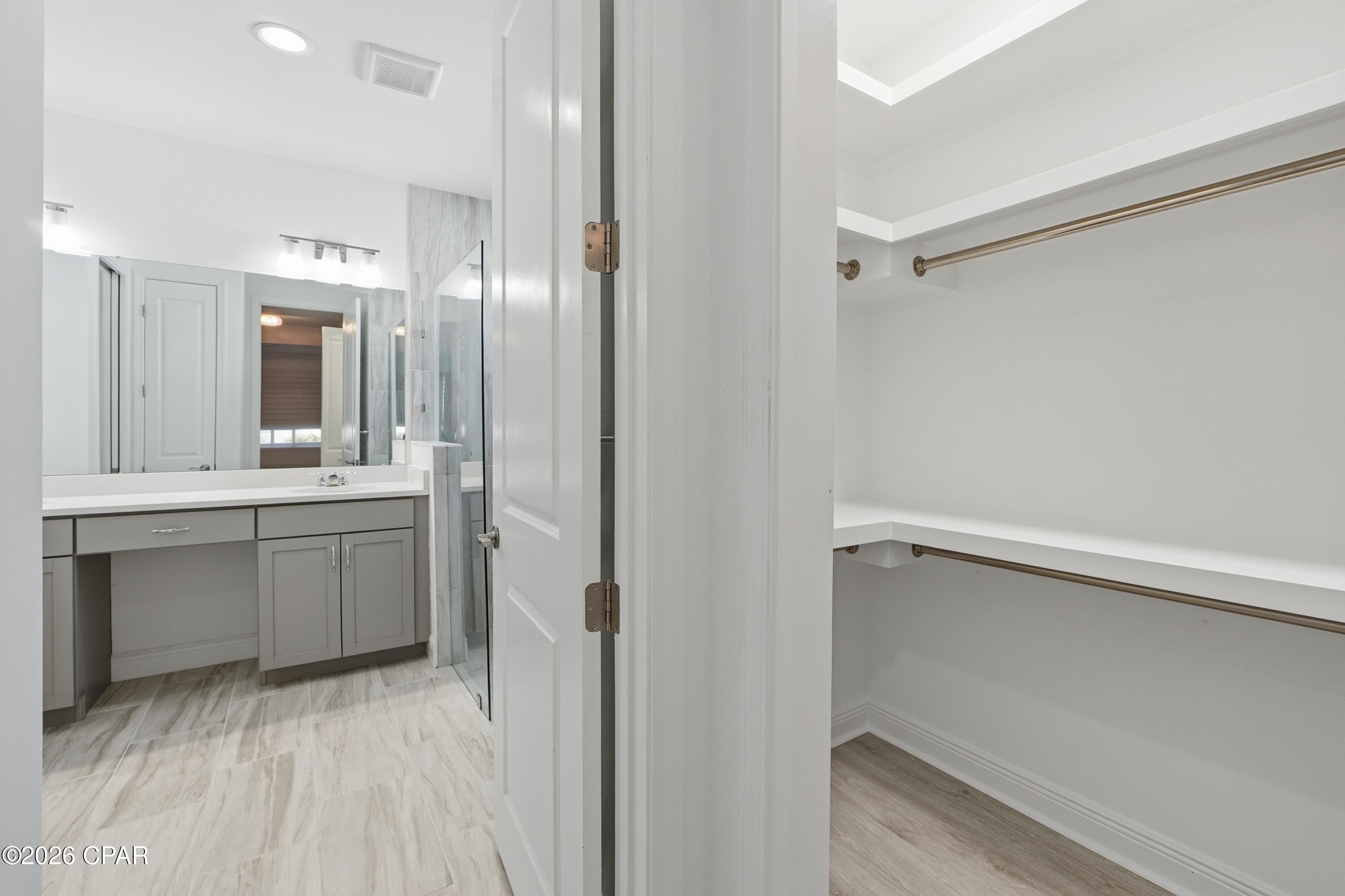 Image 29 For 8424 Landshark Boulevard