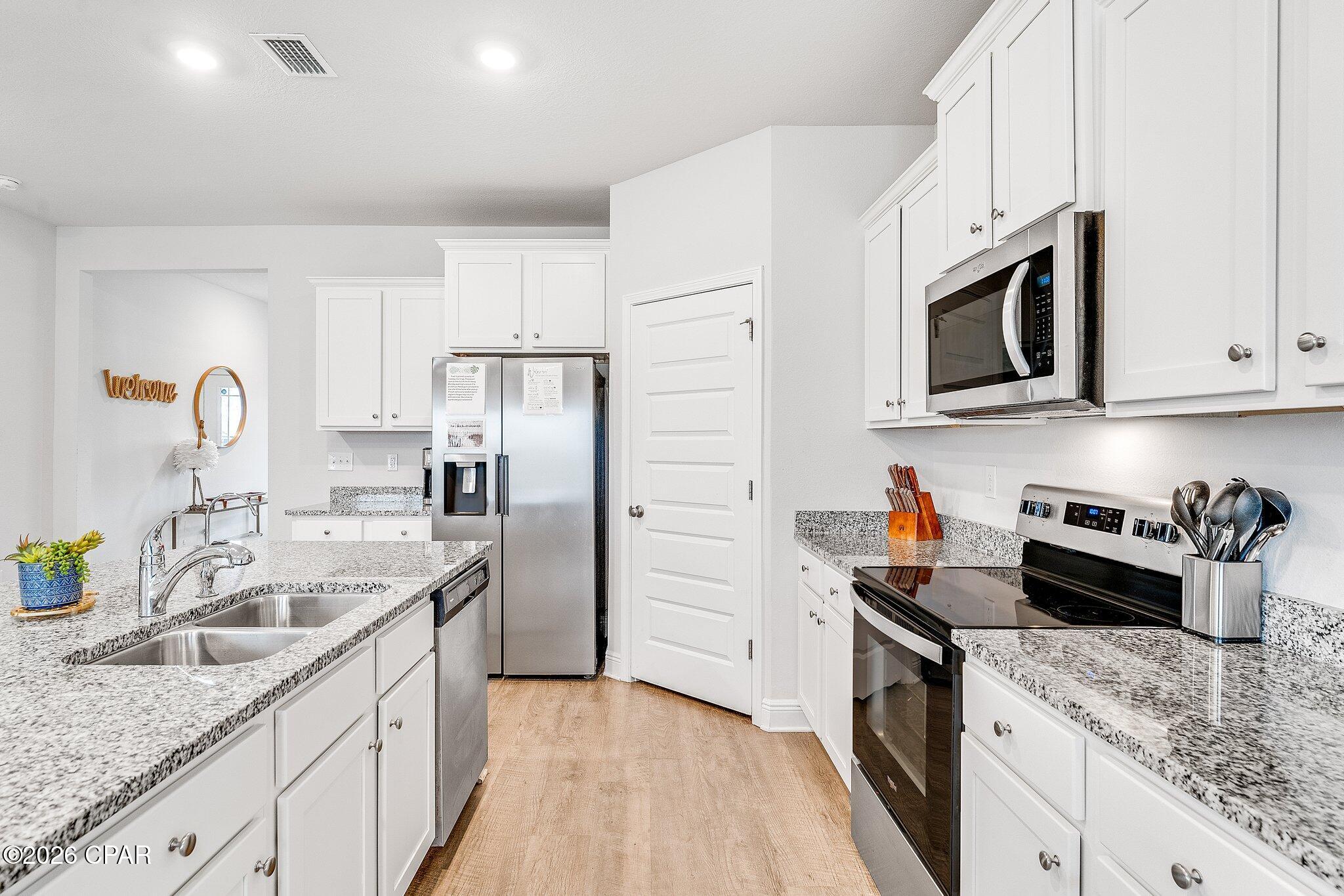 Image 16 For 125 Sandyshore Court