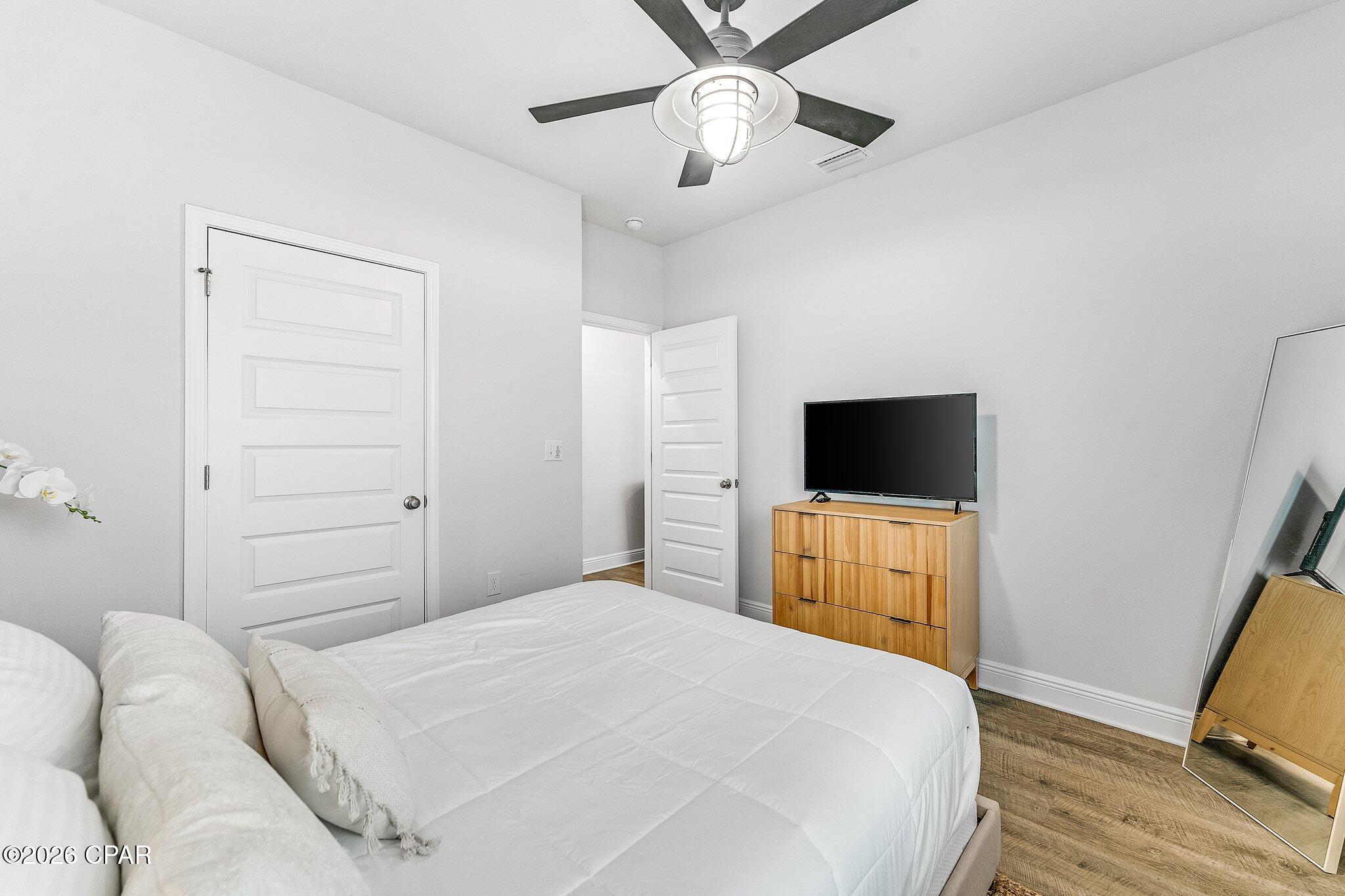 Image 31 For 125 Sandyshore Court