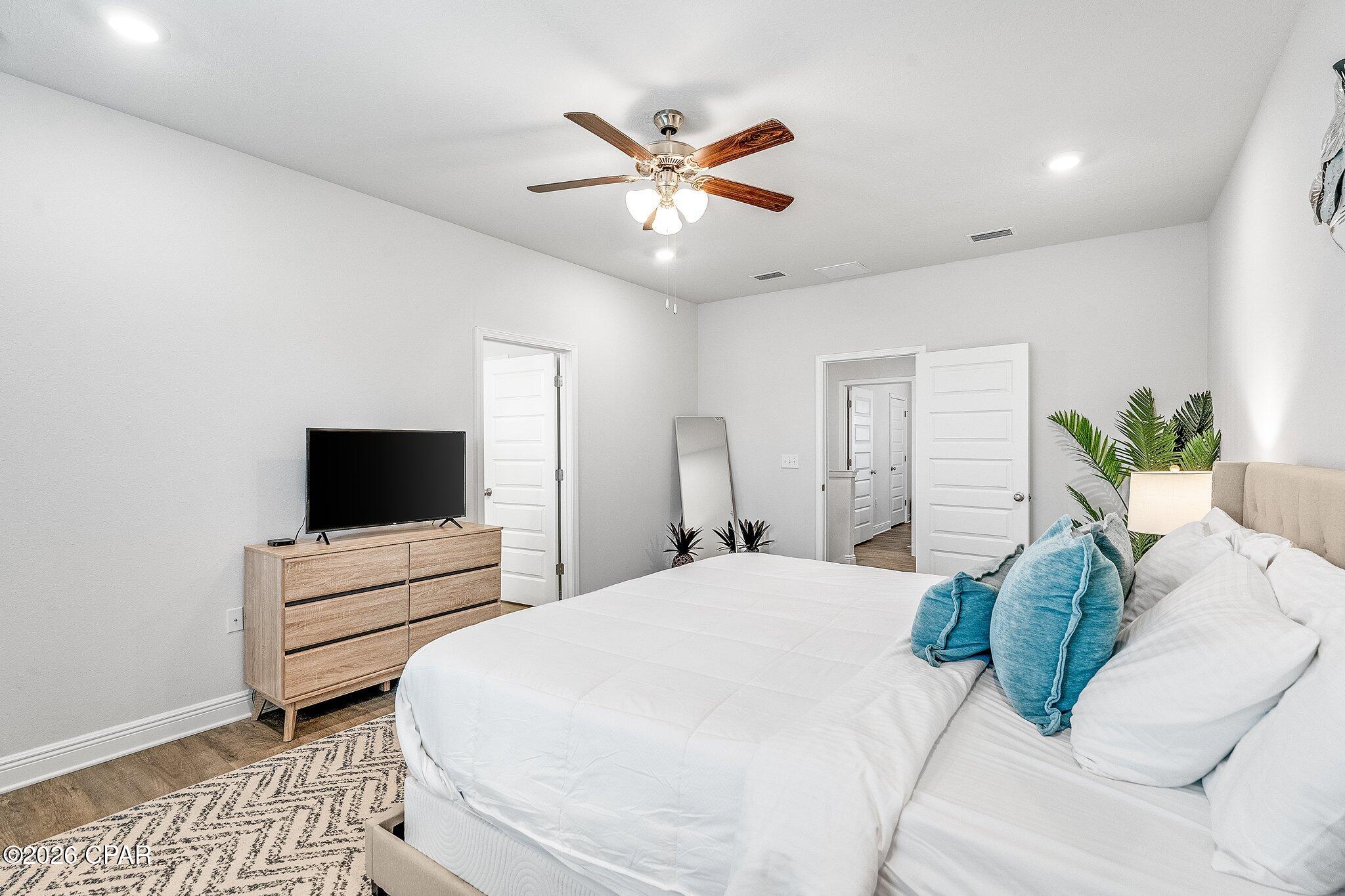 Image 35 For 125 Sandyshore Court