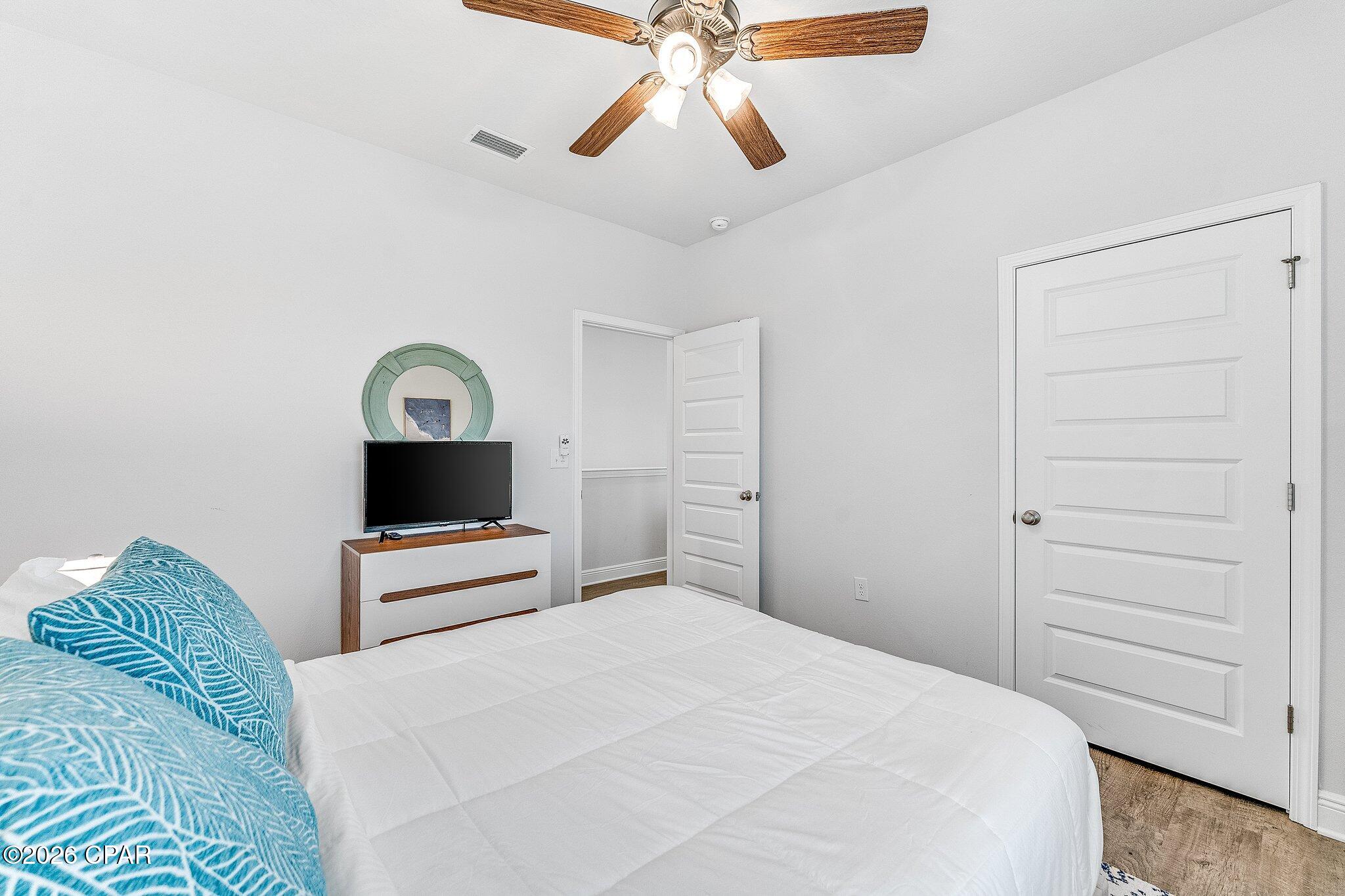 Image 42 For 125 Sandyshore Court