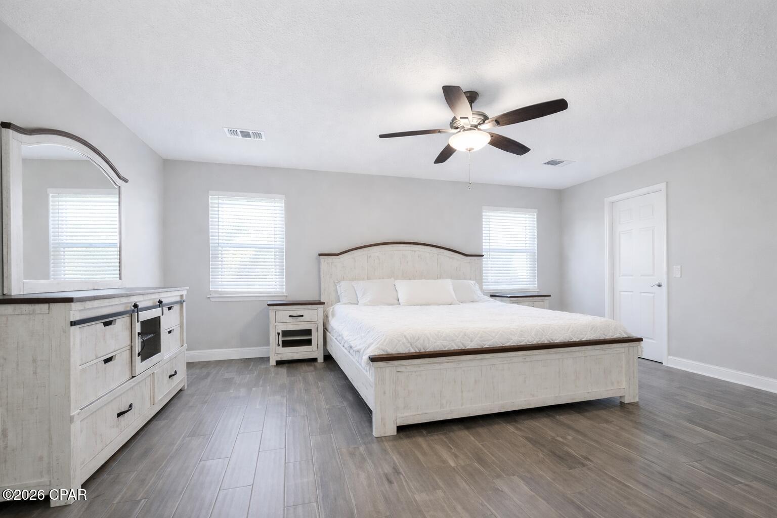 Image 23 For 2005 Harbour Drive