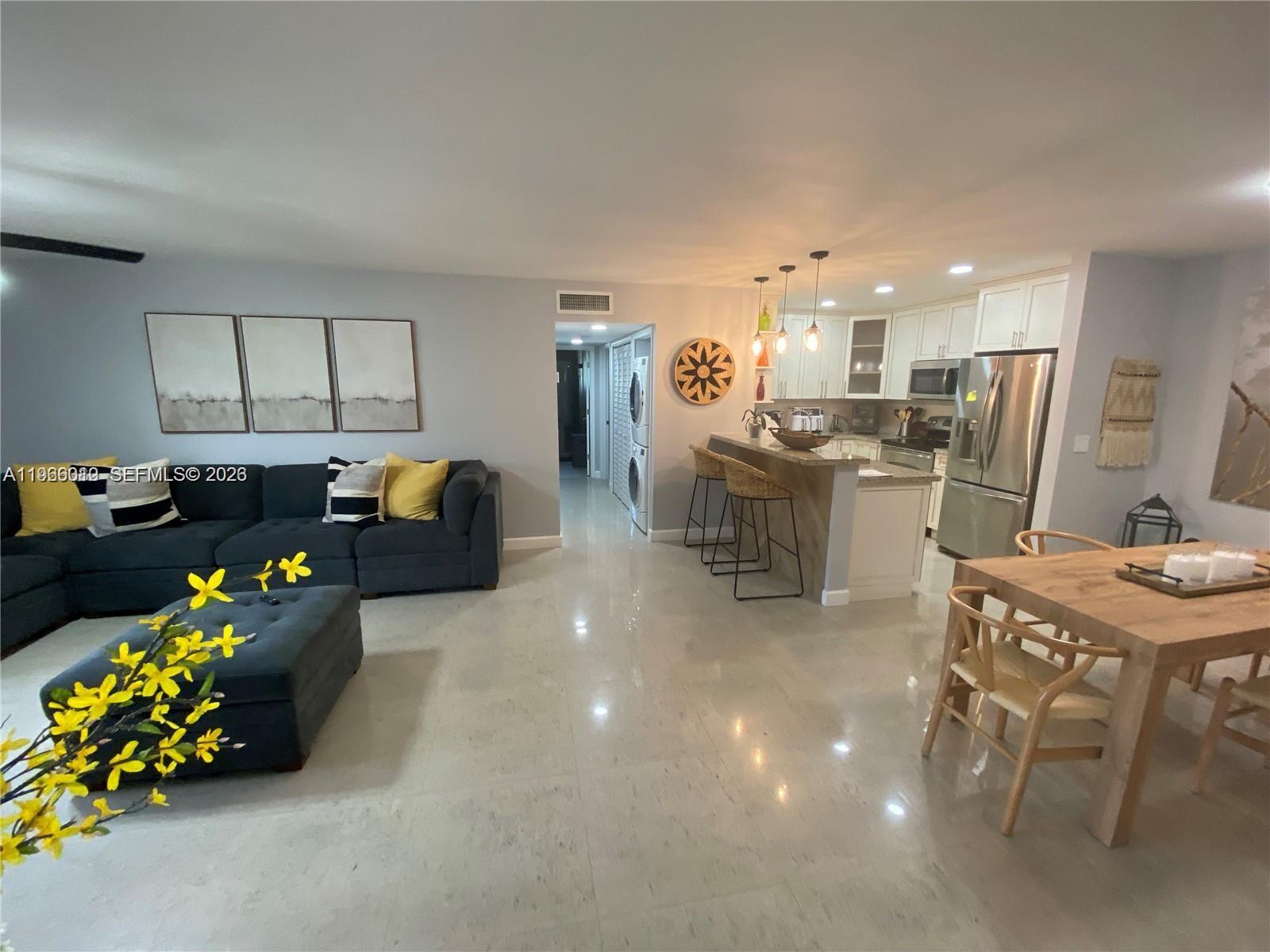 Lago Del Rey Condo #3