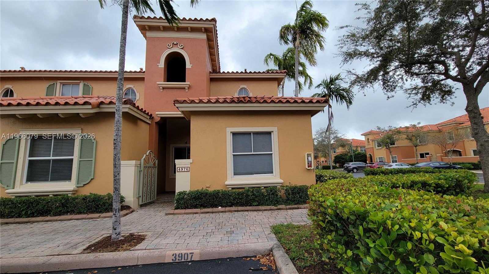 Villas At Harbor Isles Co