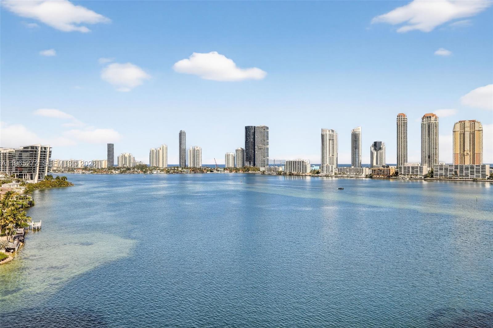 3000 Island Blvd #1106