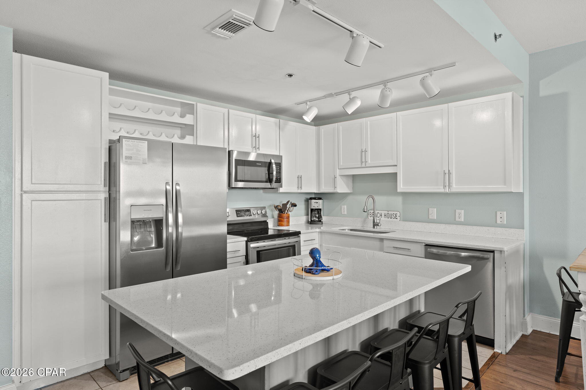 Image 7 For 9902 Thomas Drive 333