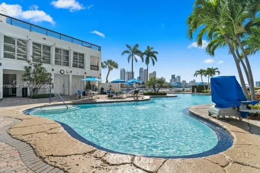 19195 NE 36th Ct 2302