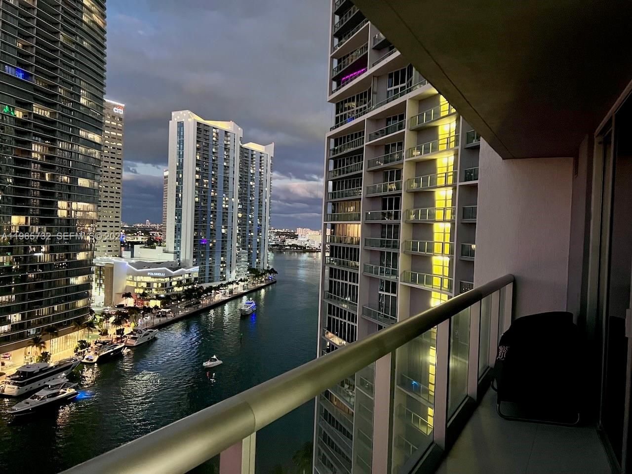 Icon Brickell Condo No 1