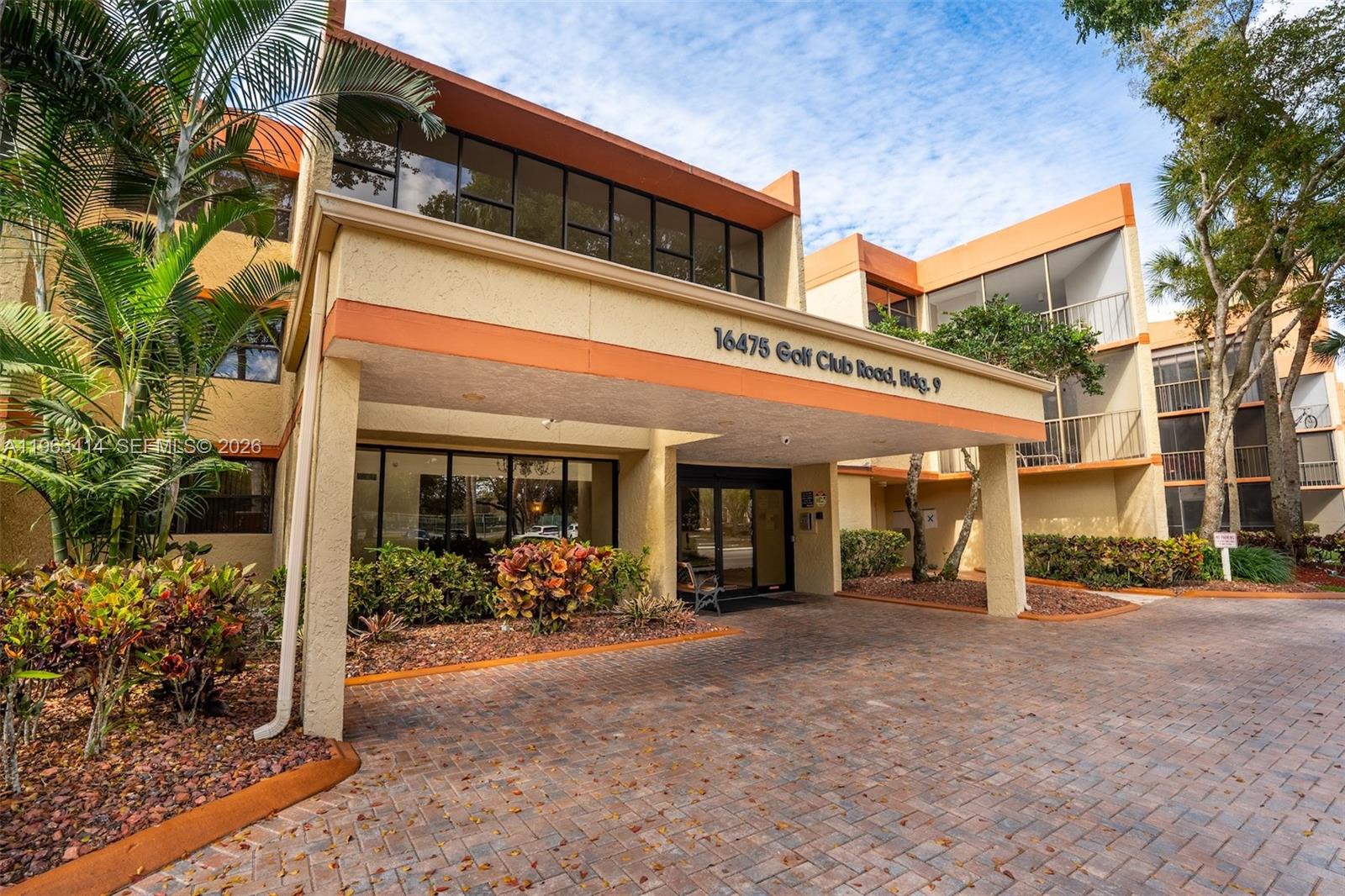 Bldg 9 Of Country Club Ap