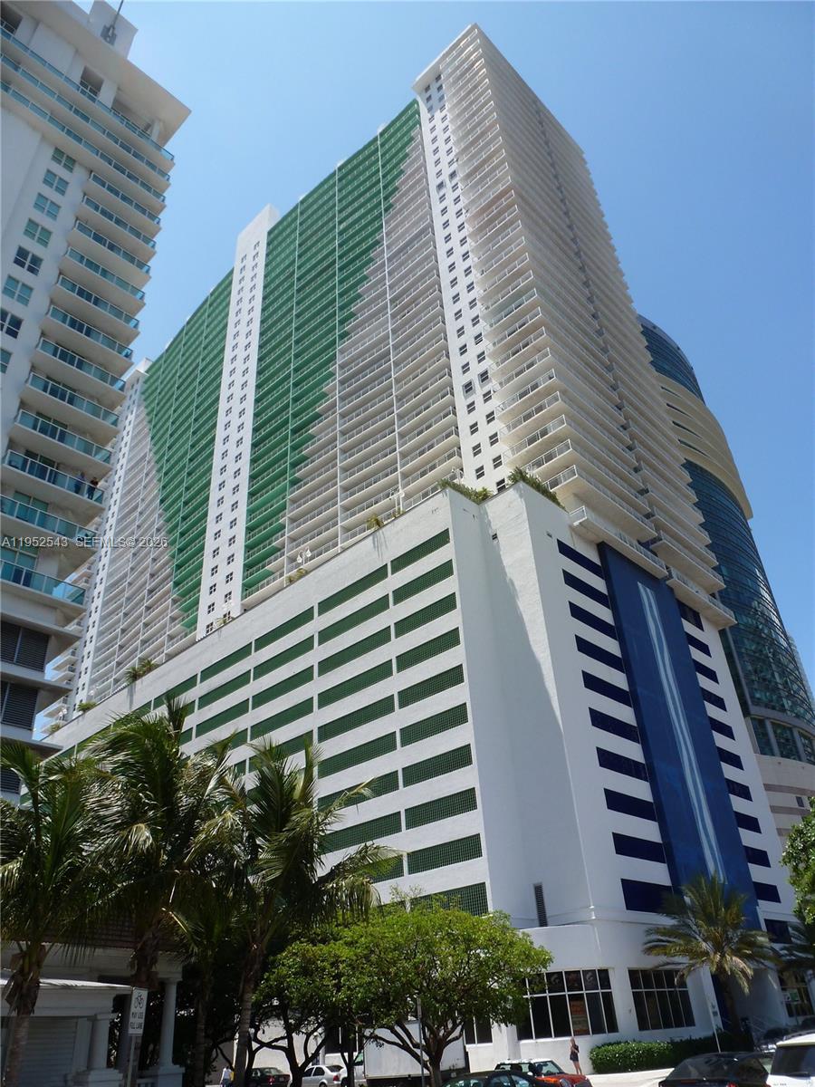 The Club At Brickell Bay