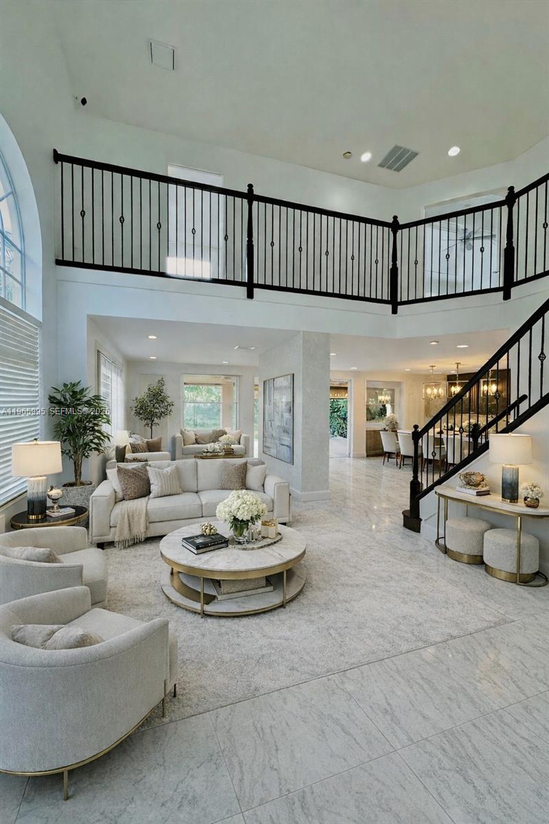 Olympia 2 Blk F Repl