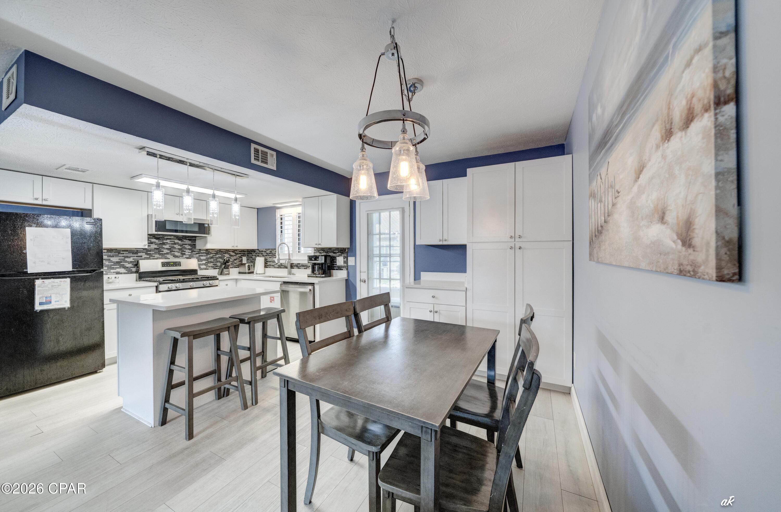 Image 11 For 143 W Leslie Lane