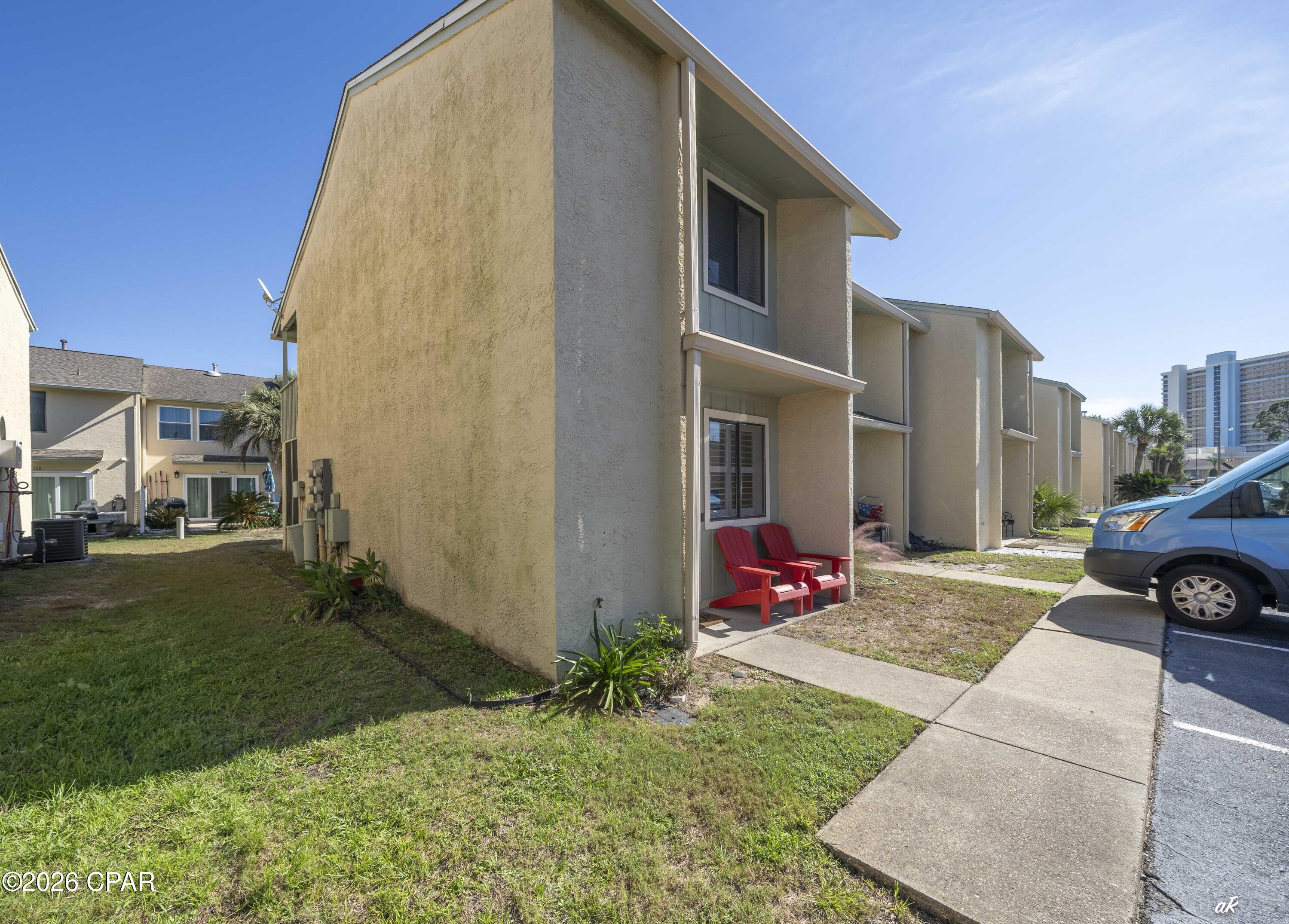 Image 30 For 143 W Leslie Lane