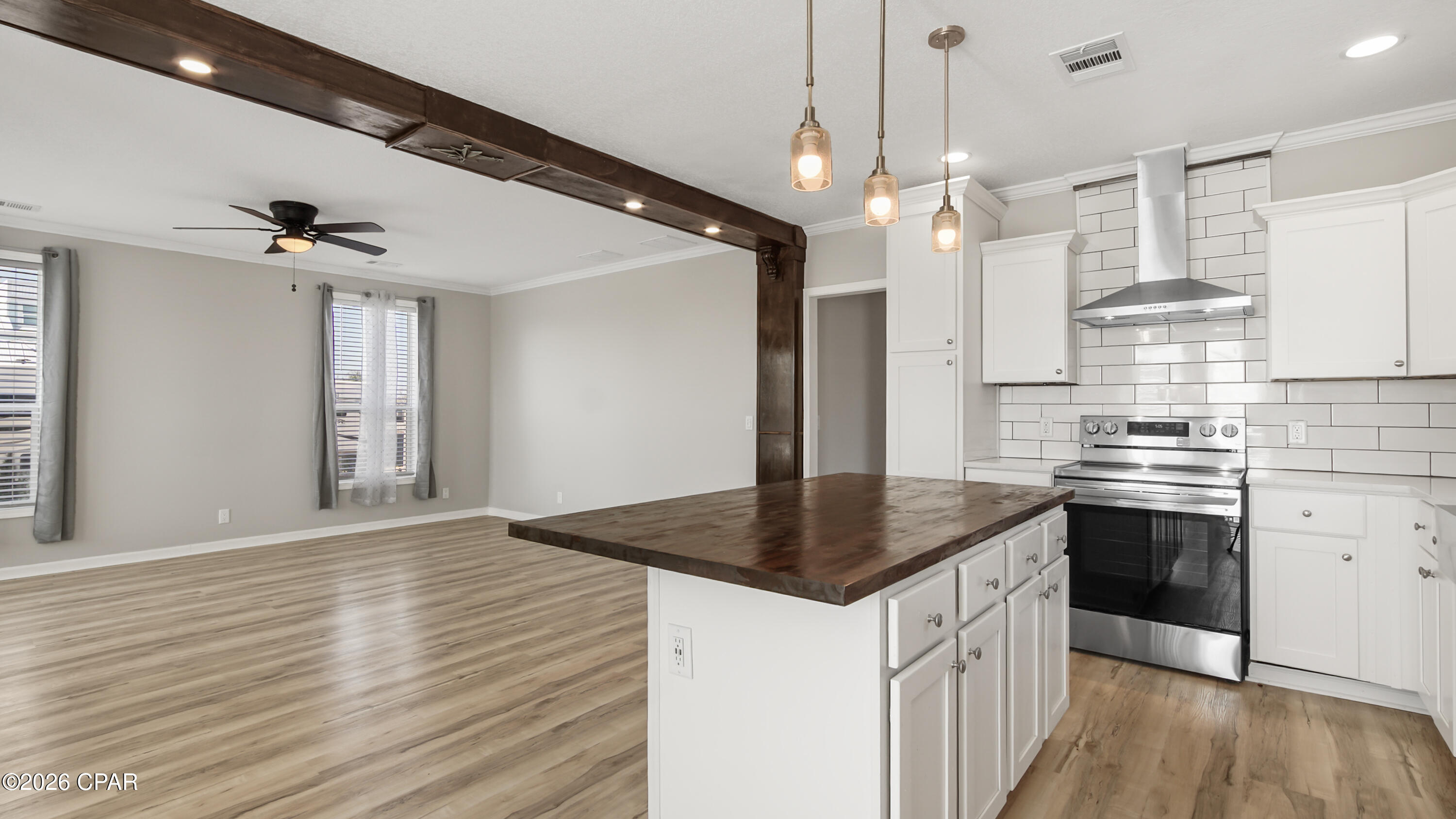 Image 14 For 227 Bay Street