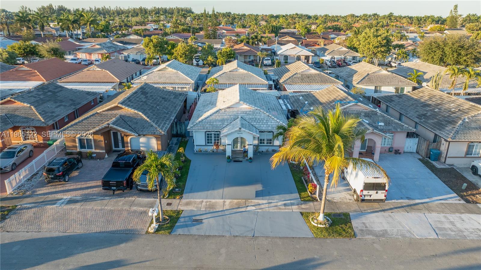 Homes for sale in Hialeah Gardens, FL | 10095 Nw 127th St, Hialeah Gardens, FL 33018 | MLS# A11965122